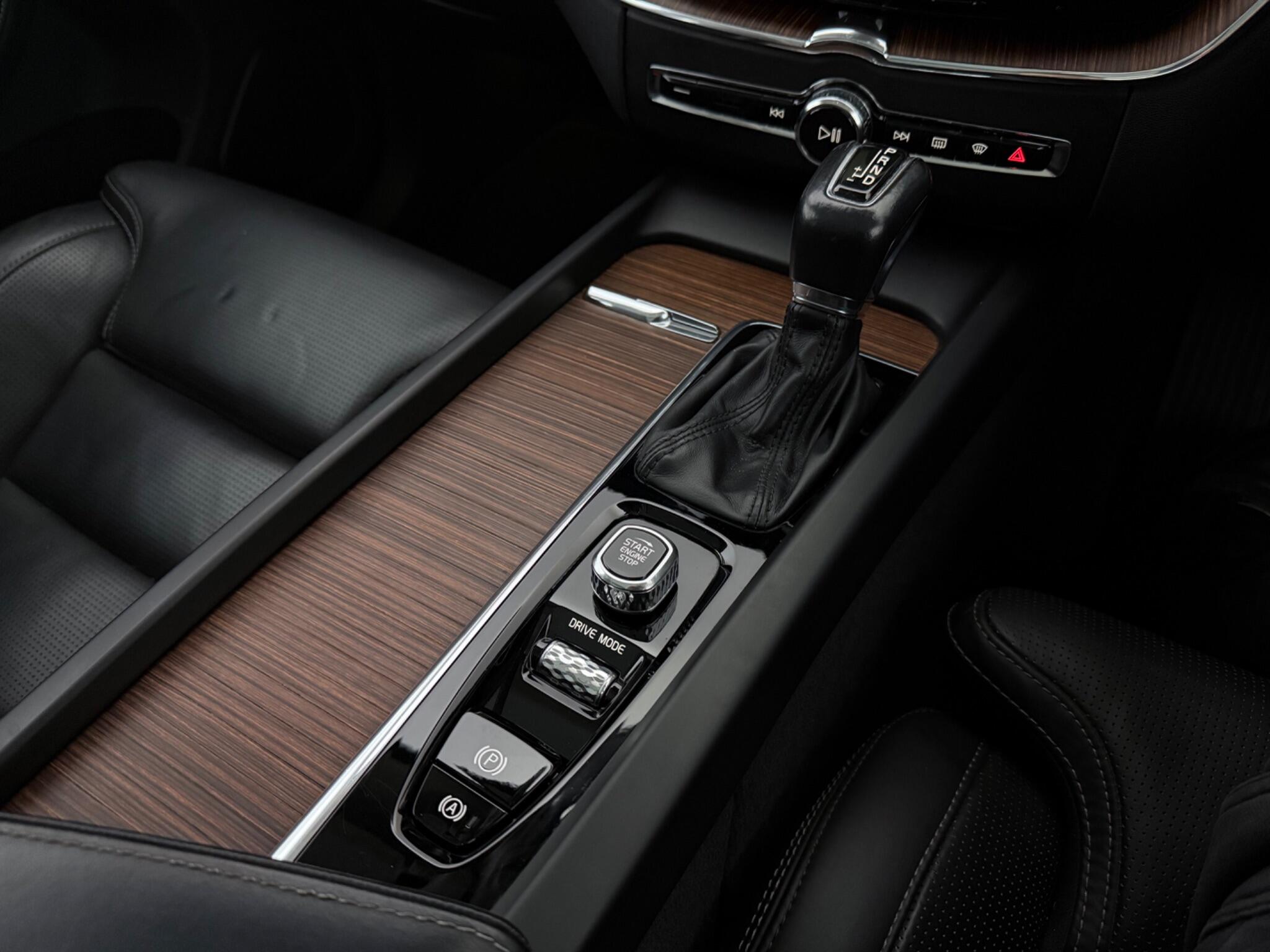 Volvo XC60 view 21