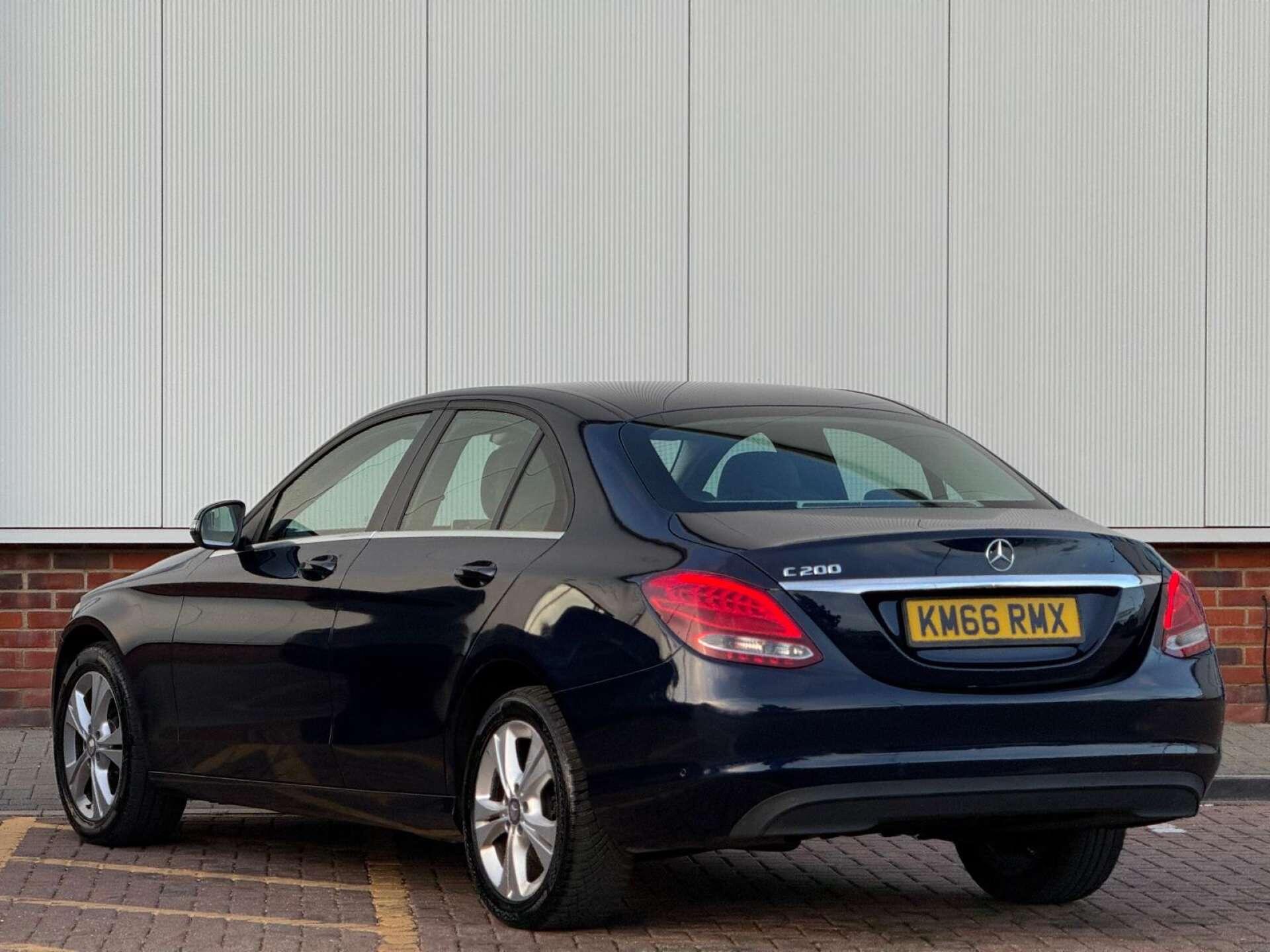 Mercedes-Benz C Class view 4