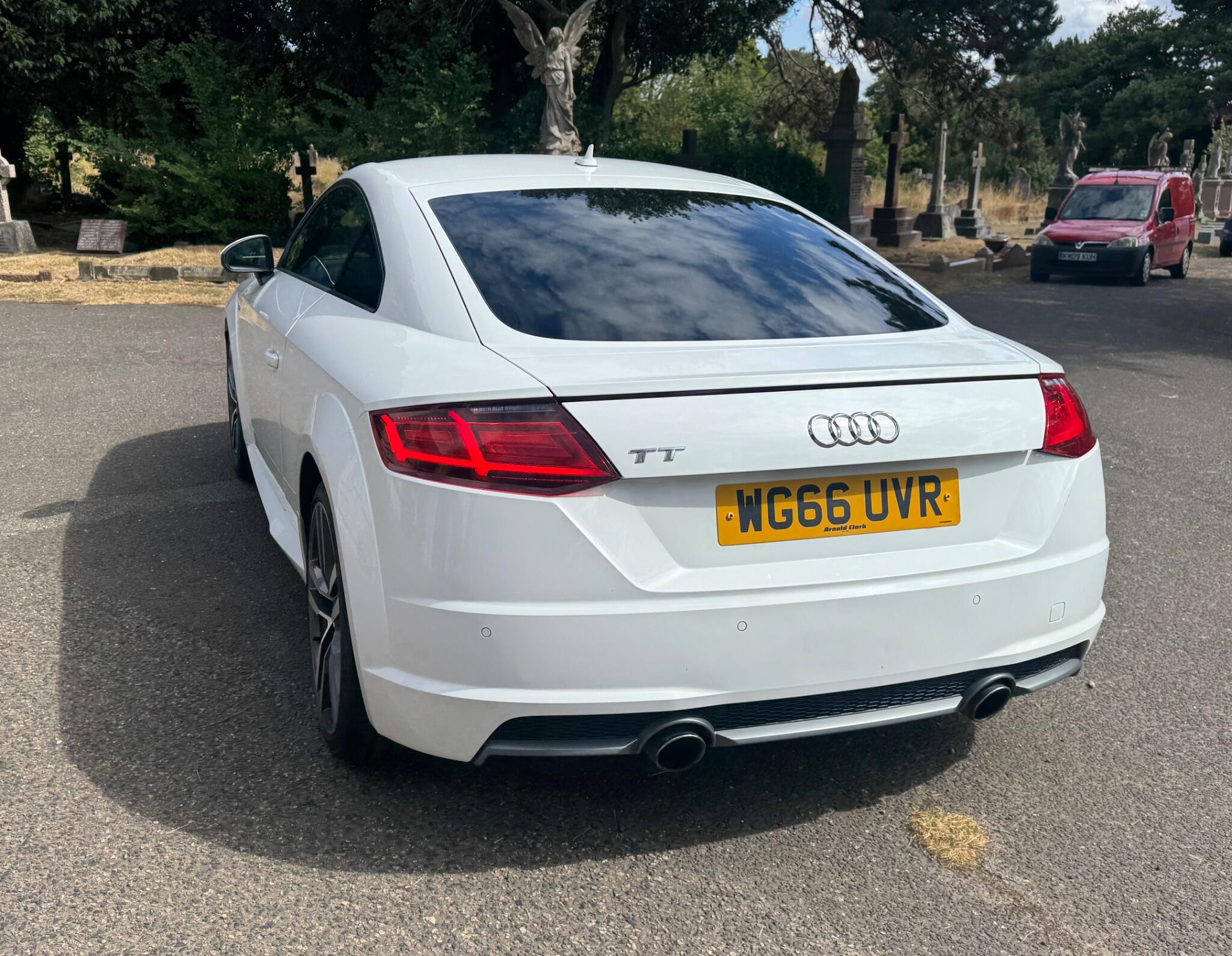Audi TT view 74
