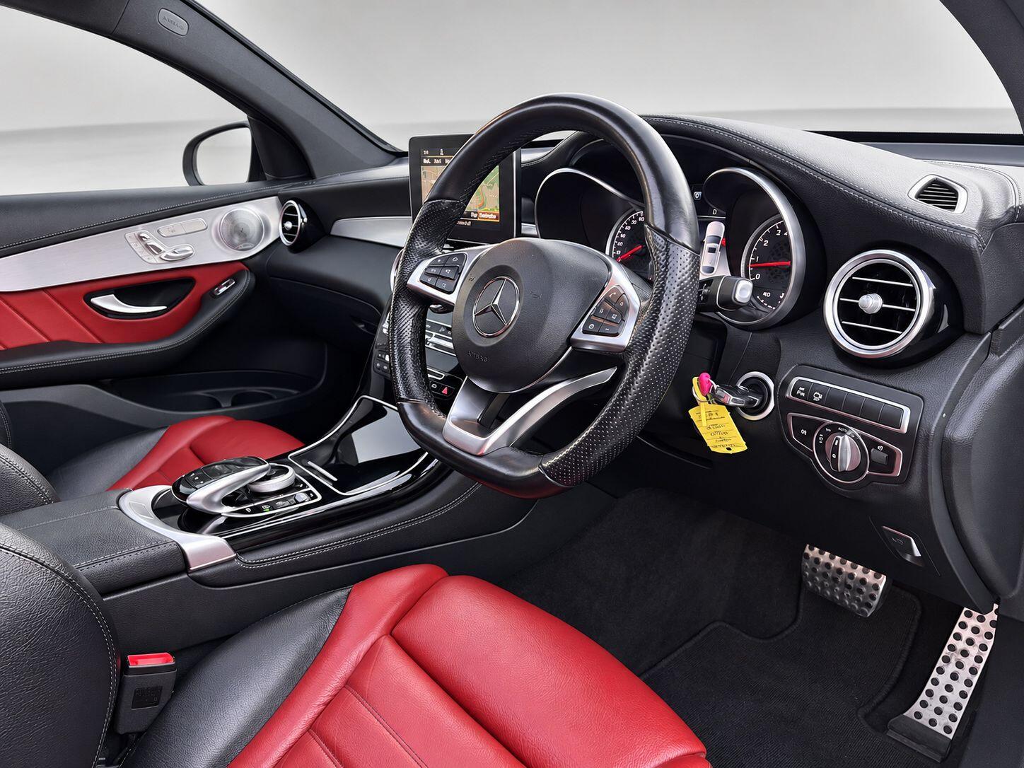 Mercedes-Benz GLC view 25