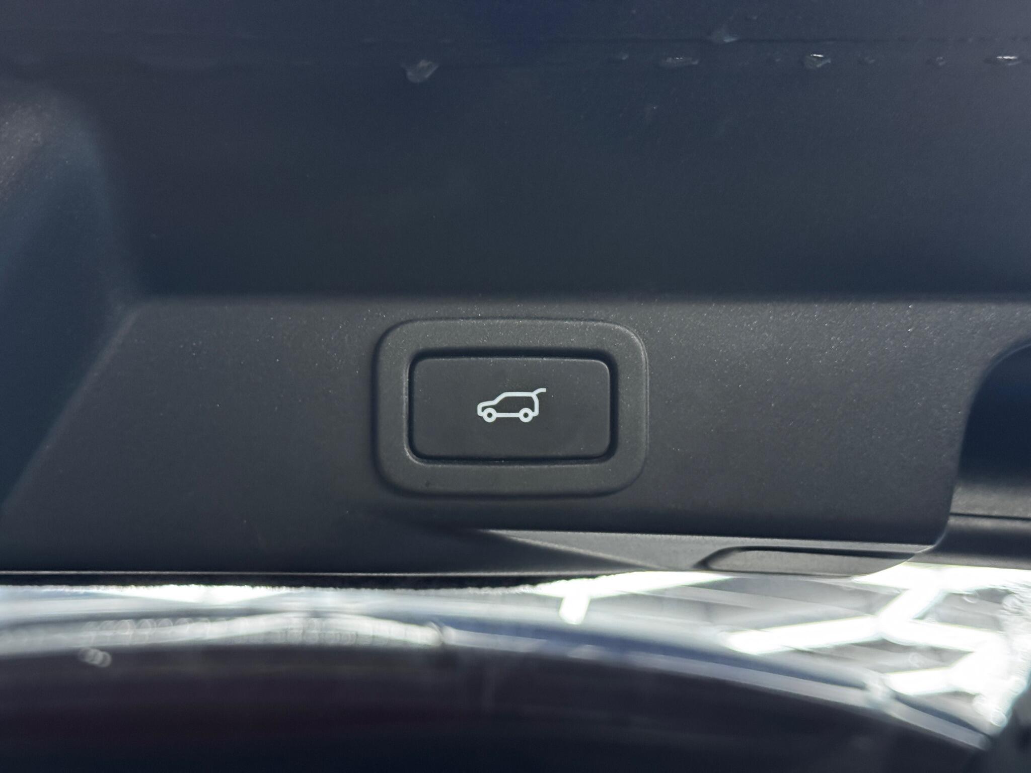 Land Rover Range Rover Sport view 37