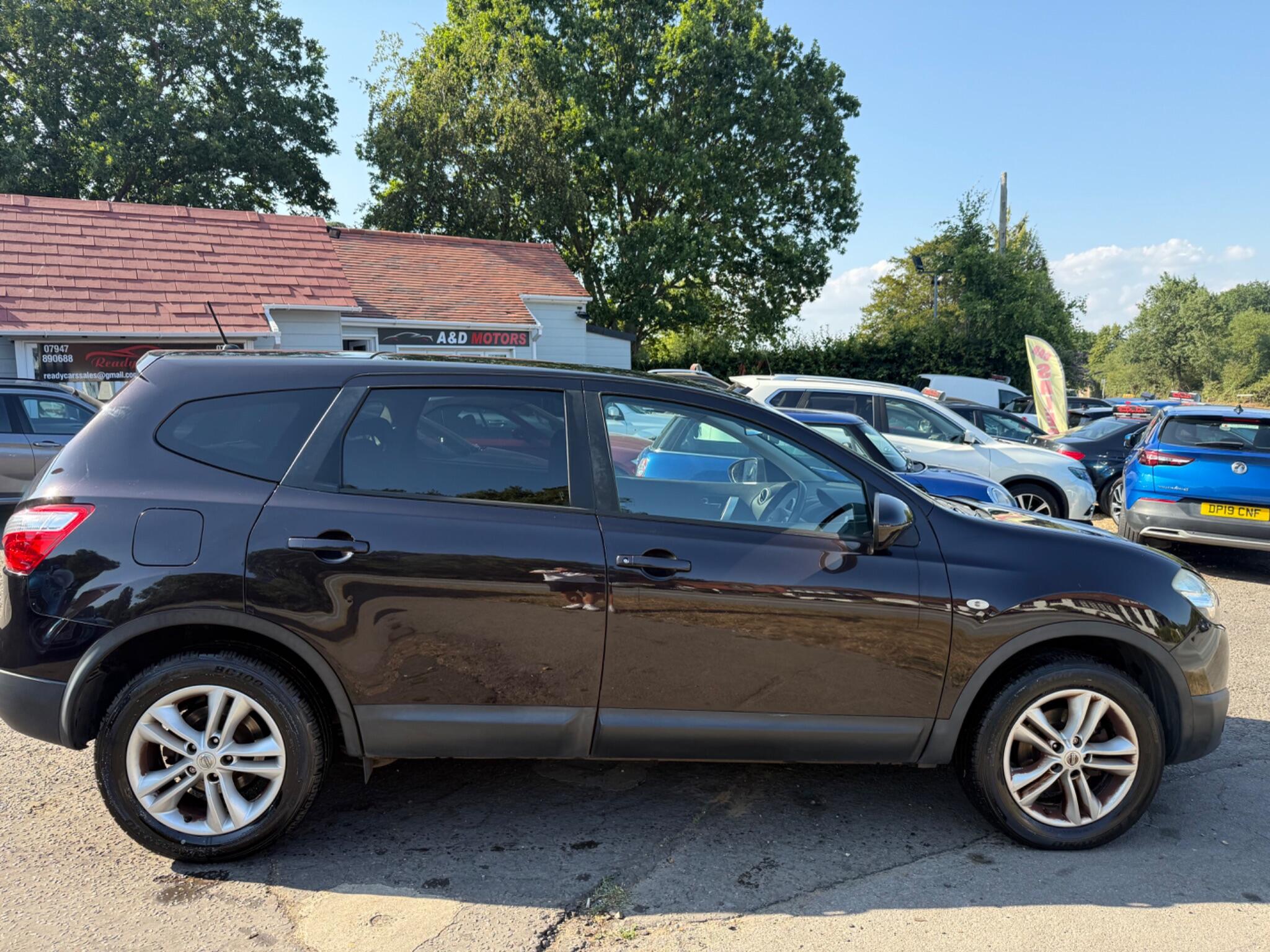 Nissan Qashqai+2 view 11