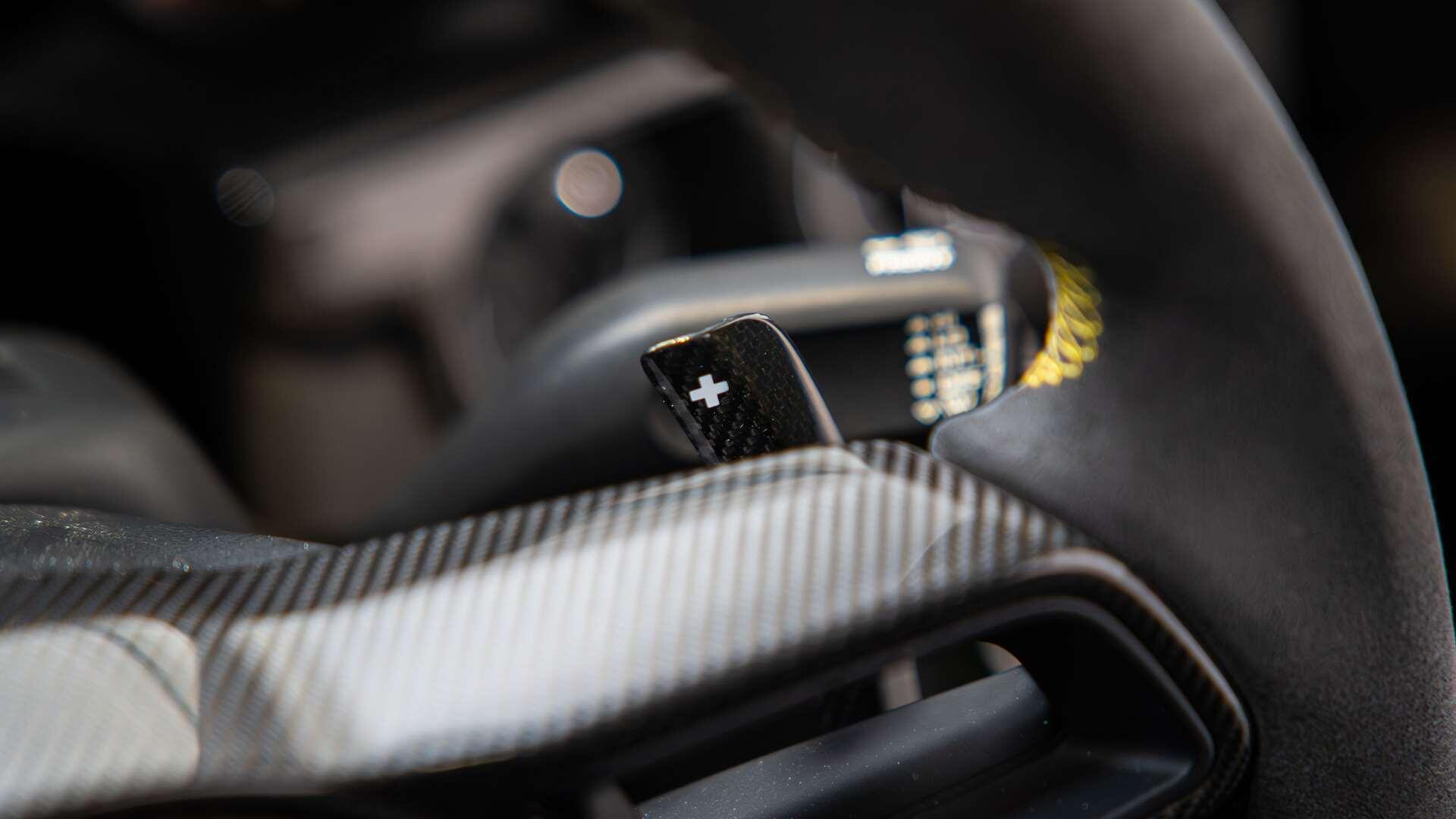 Porsche 911 view 34