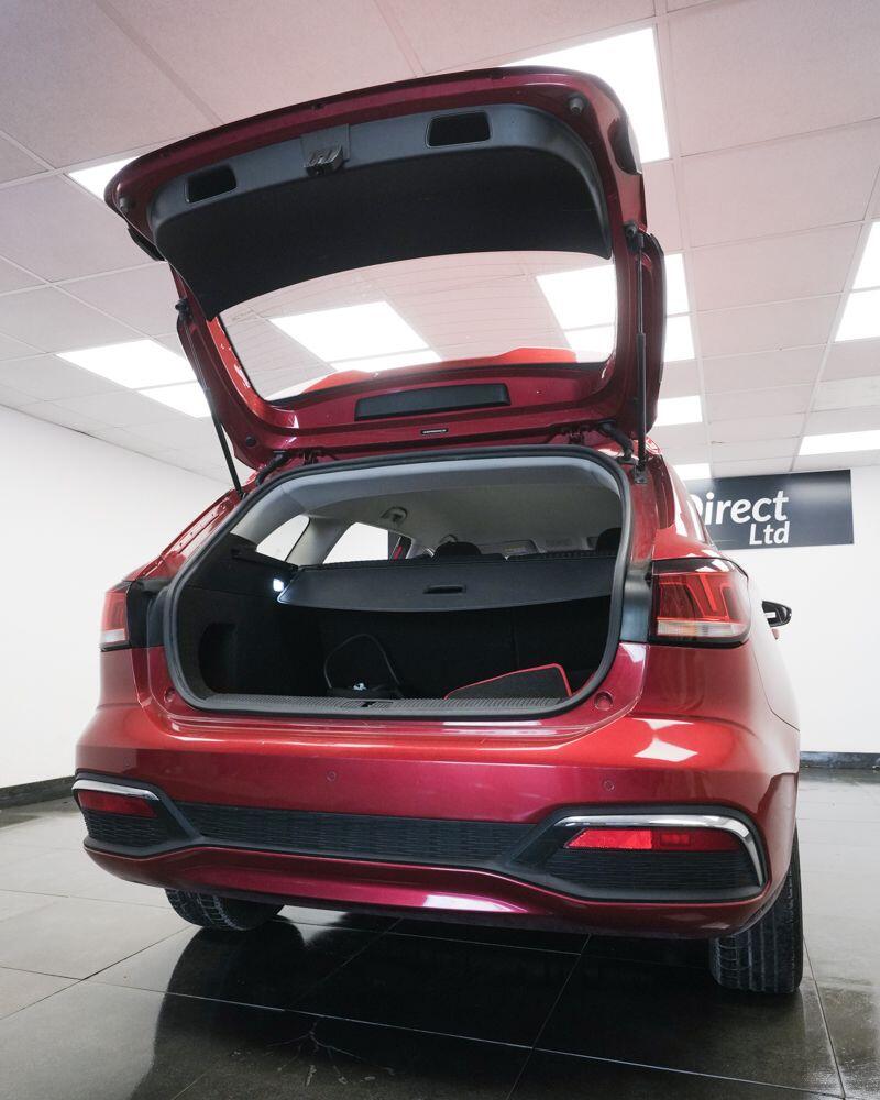 MG MG5 view 7