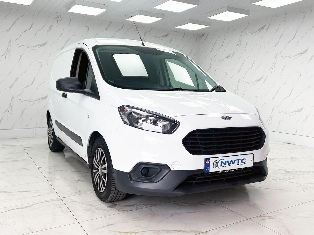 Ford Transit Courier view 4