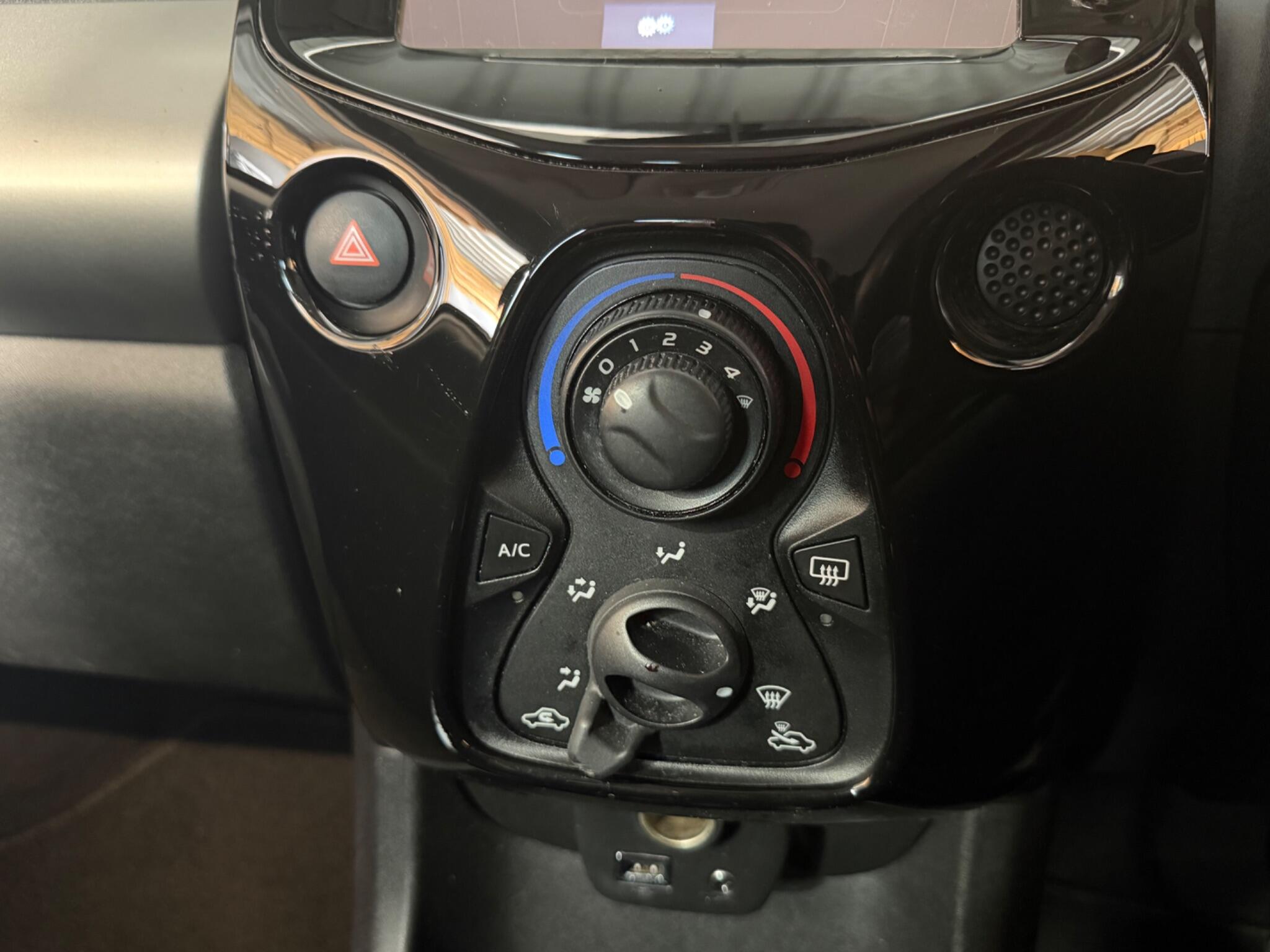 Citroen C1 view 13