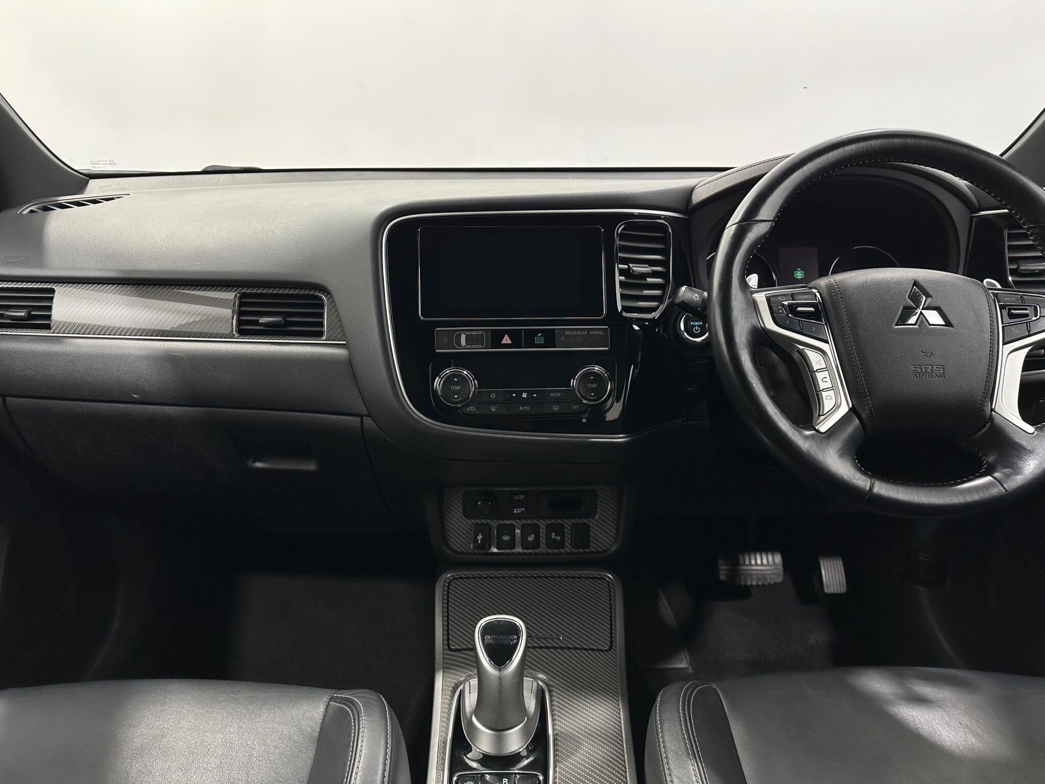 Mitsubishi Outlander view 19