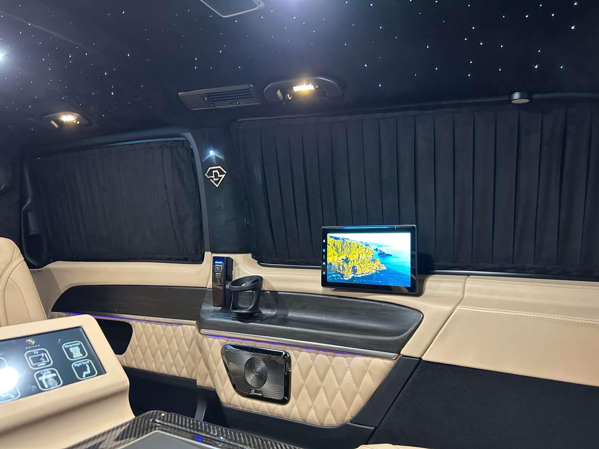 Mercedes-Benz V Class view 32