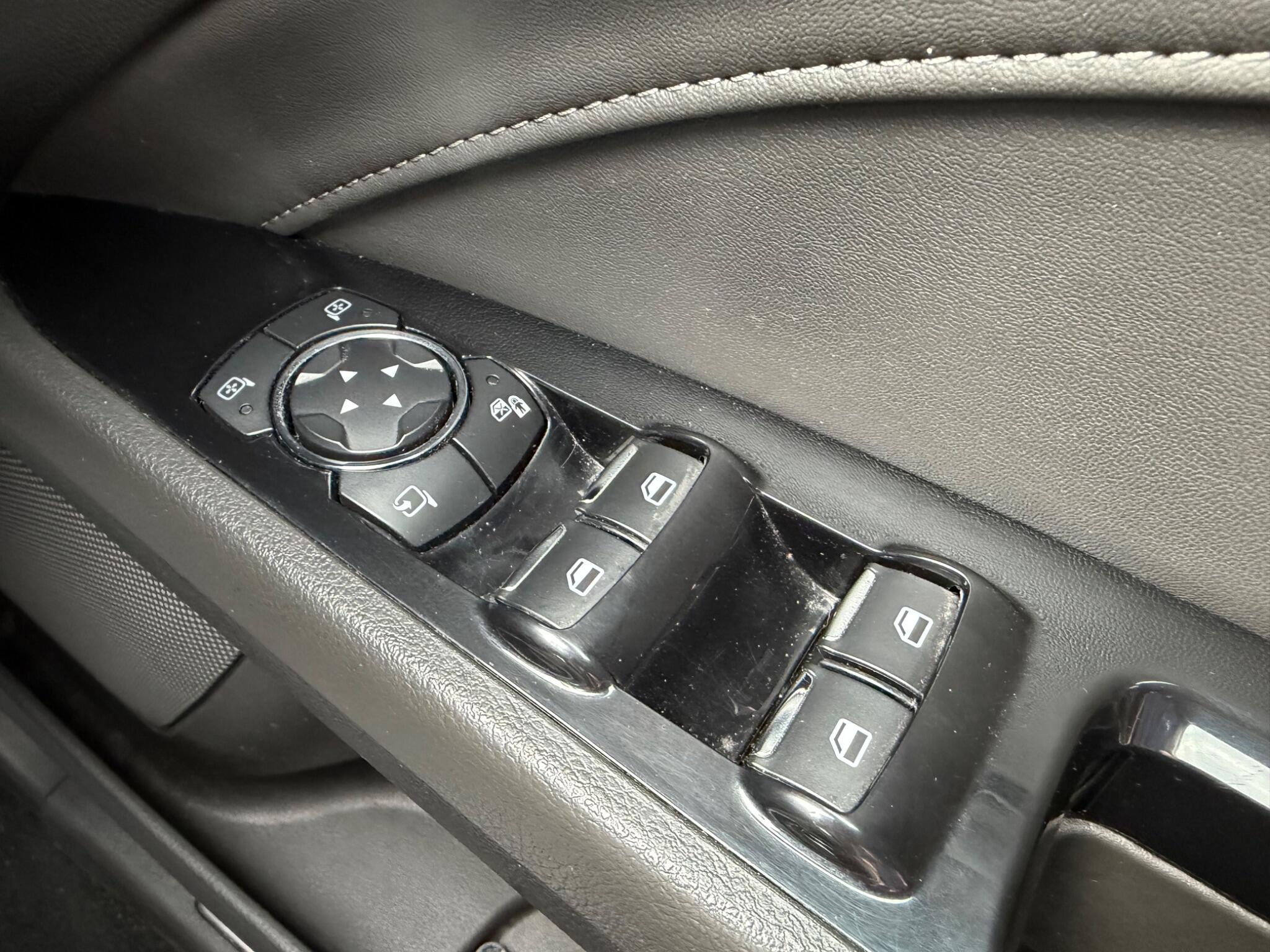 Ford Mondeo view 66