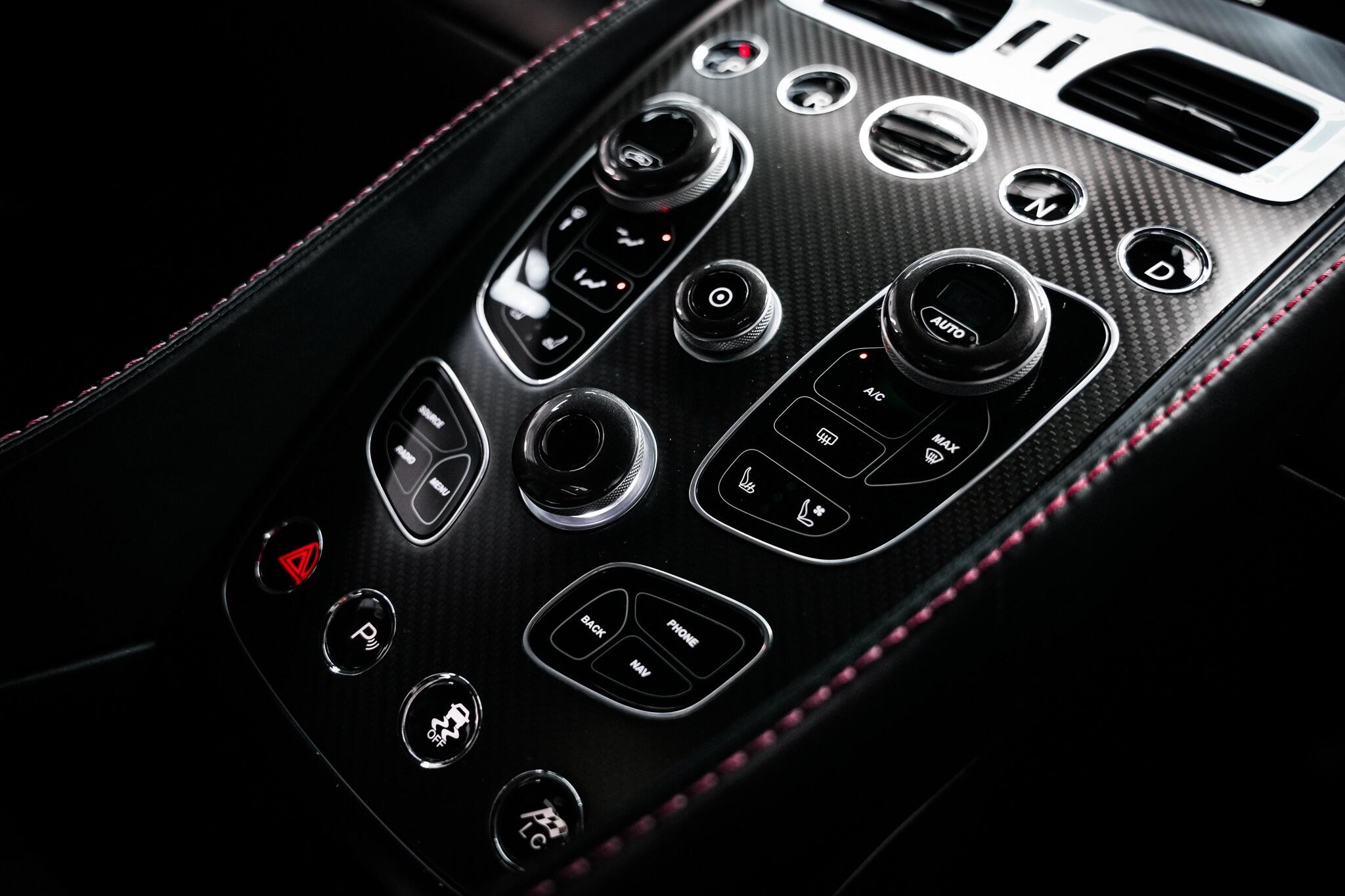 Aston Martin Vanquish view 43