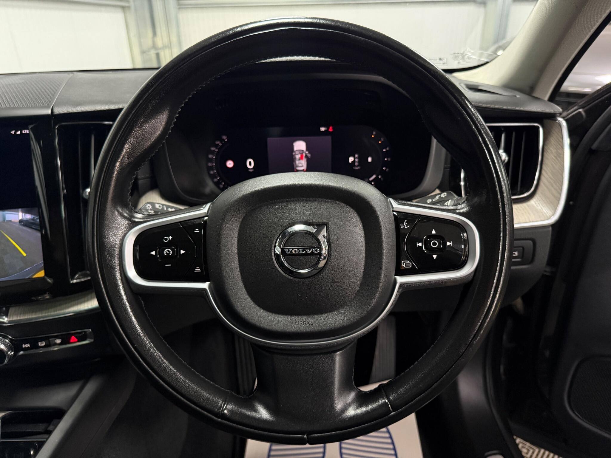 Volvo XC60 view 16