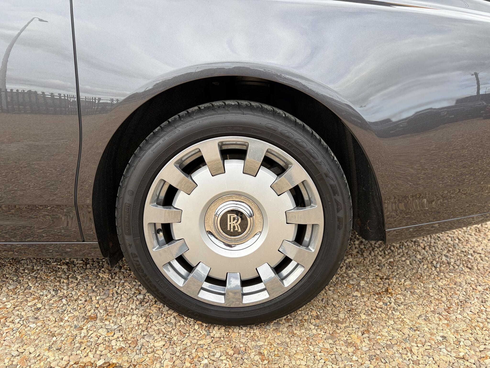 Rolls-Royce Ghost view 9