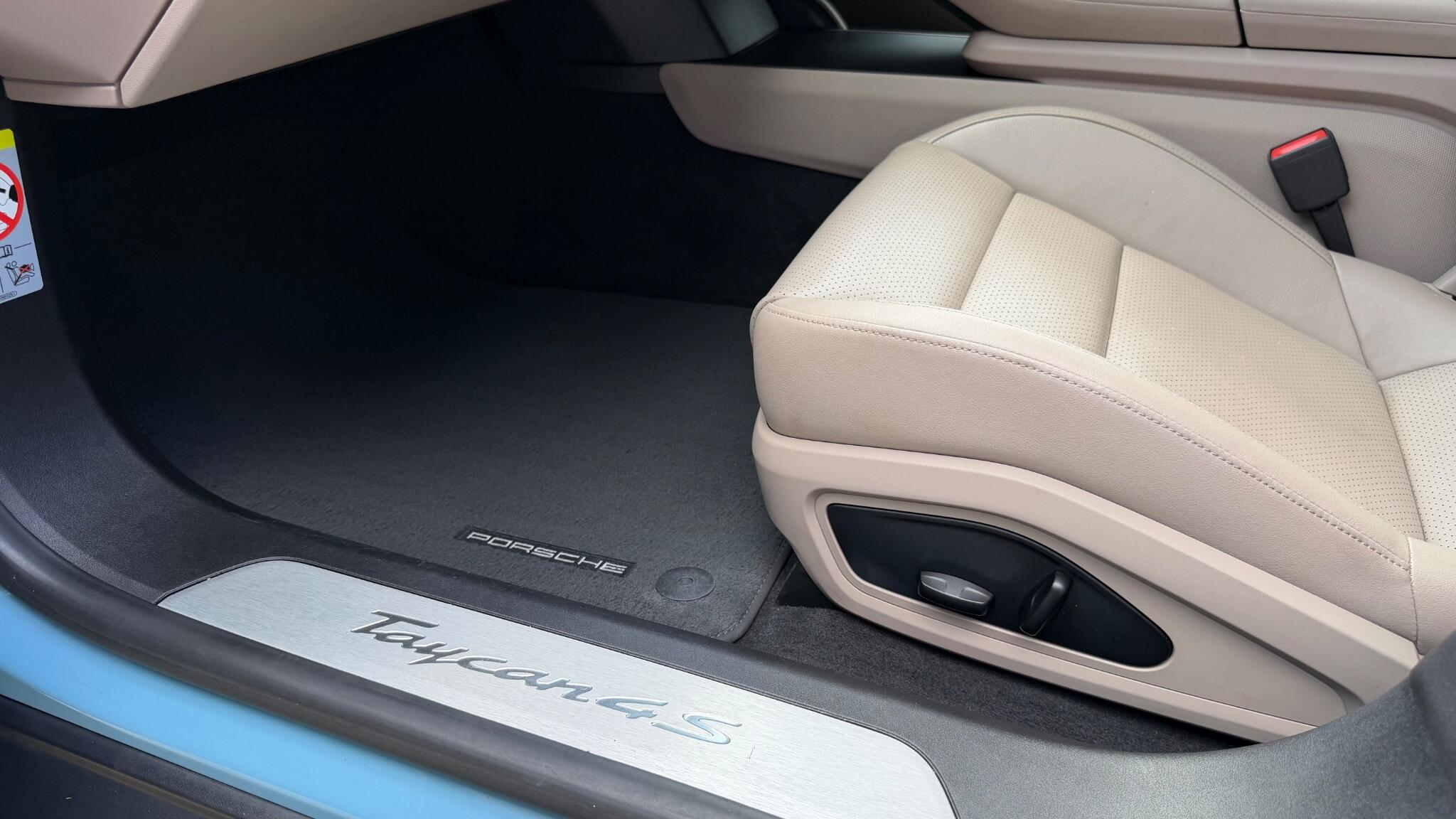 Porsche Taycan view 32
