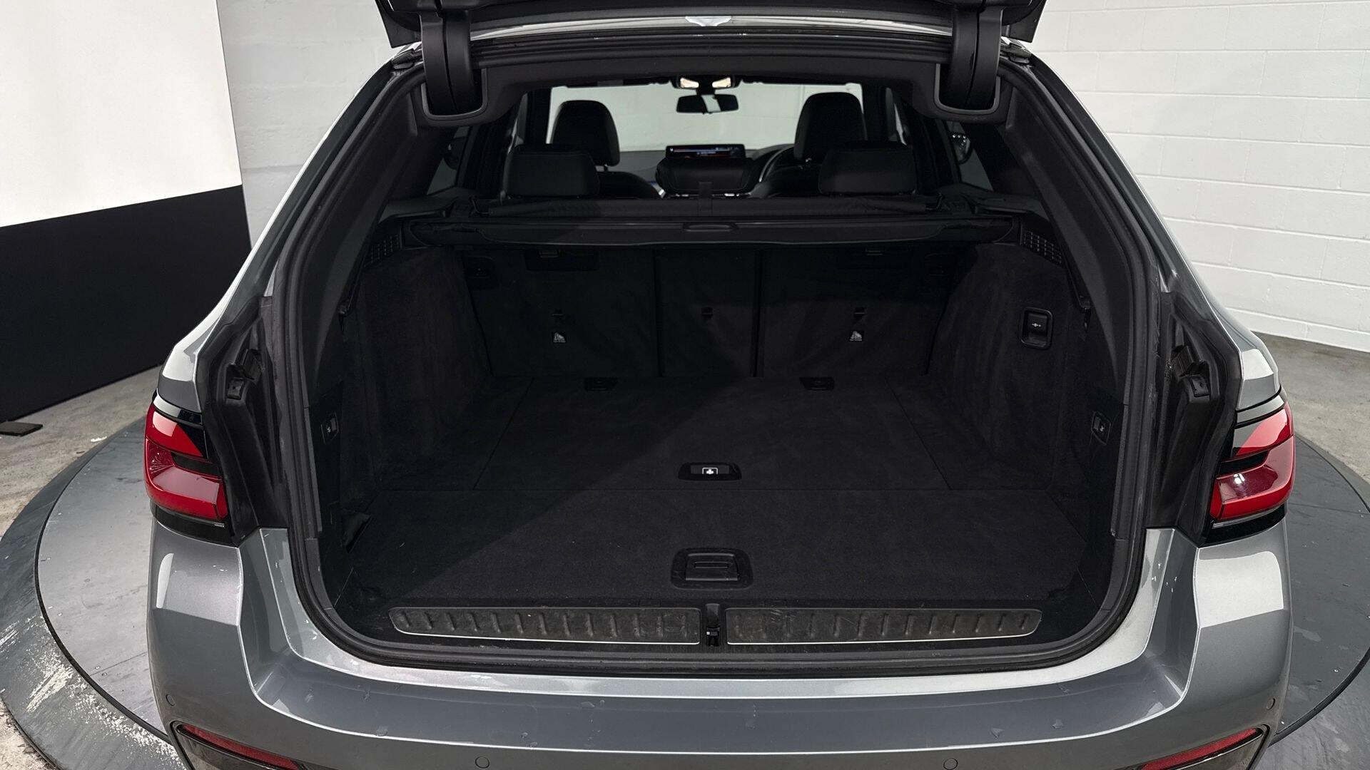 BMW 5 Series view 13