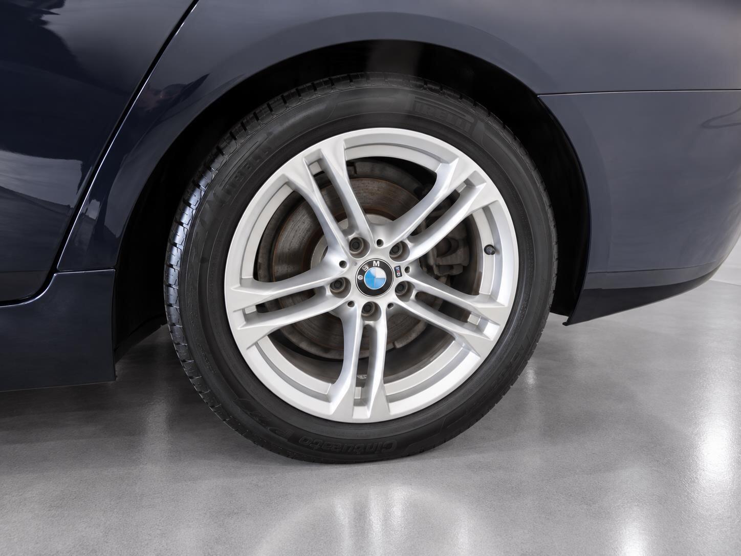 BMW 5 Series view 60