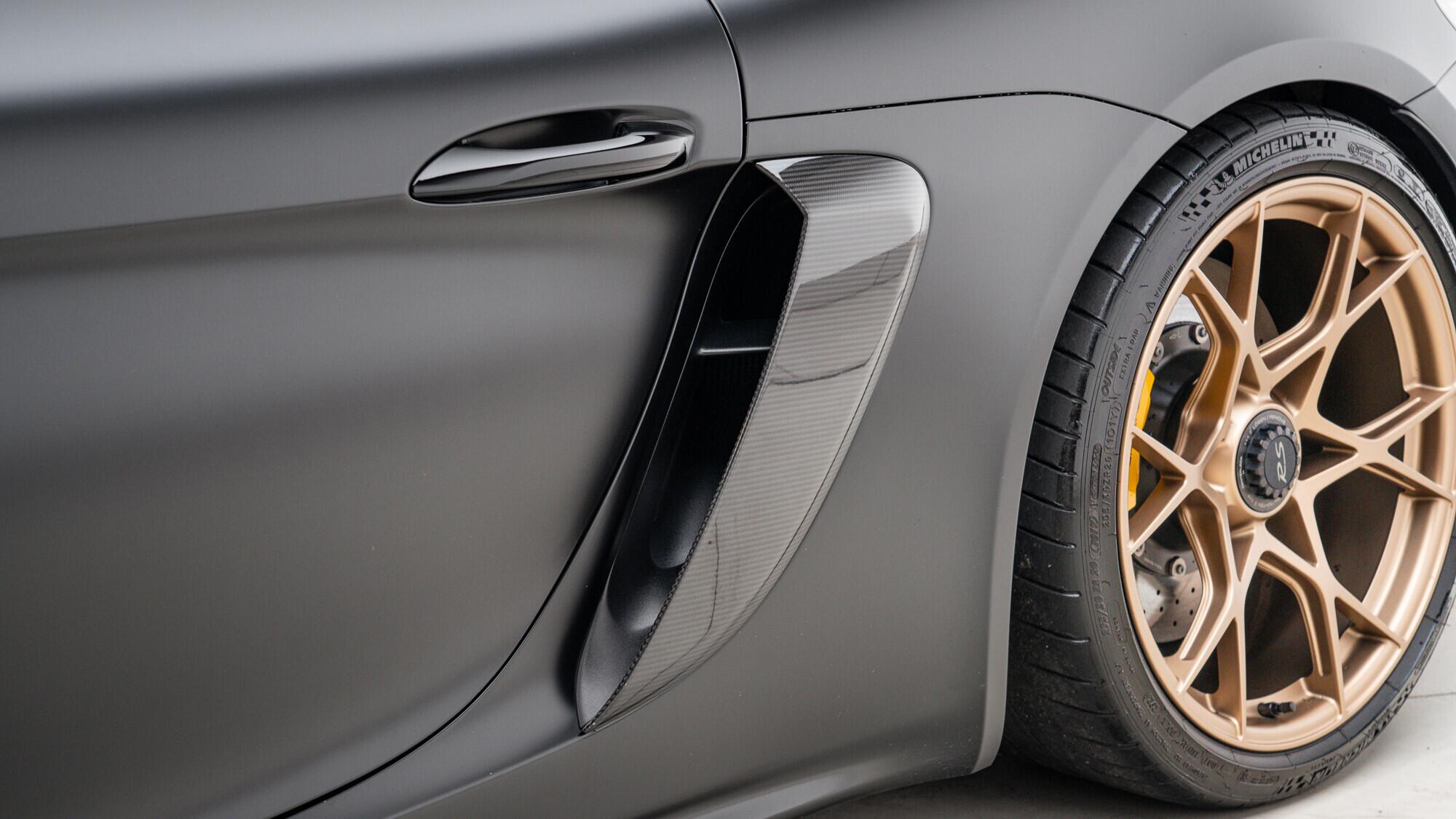 Porsche 718 Cayman view 12