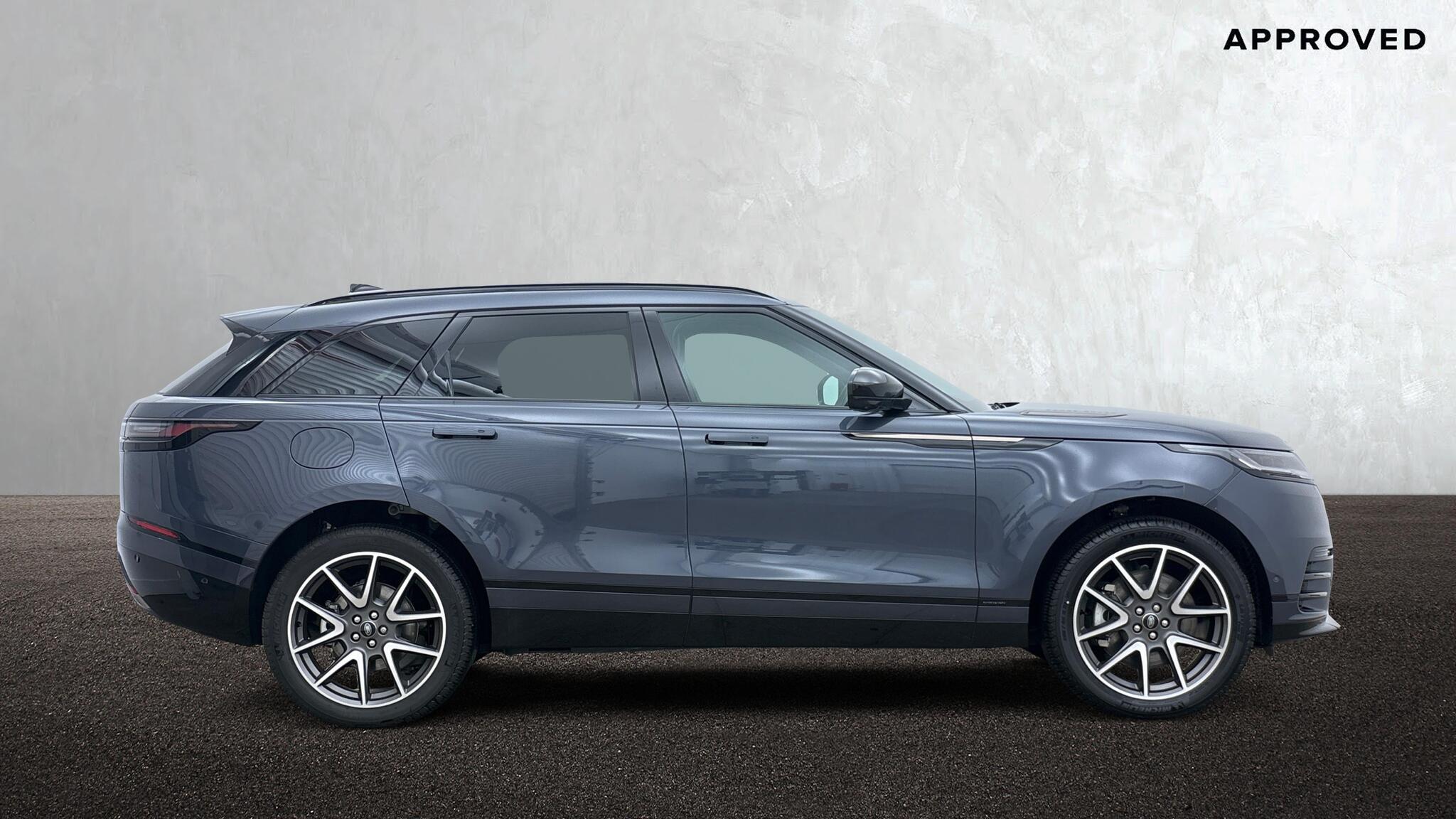 Land Rover Range Rover Velar view 5