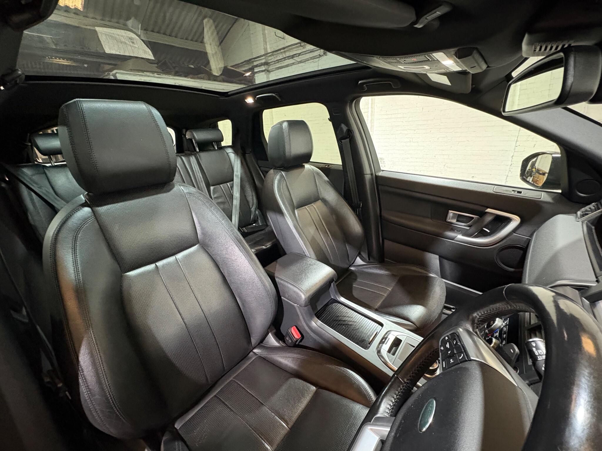 Land Rover Discovery Sport view 8