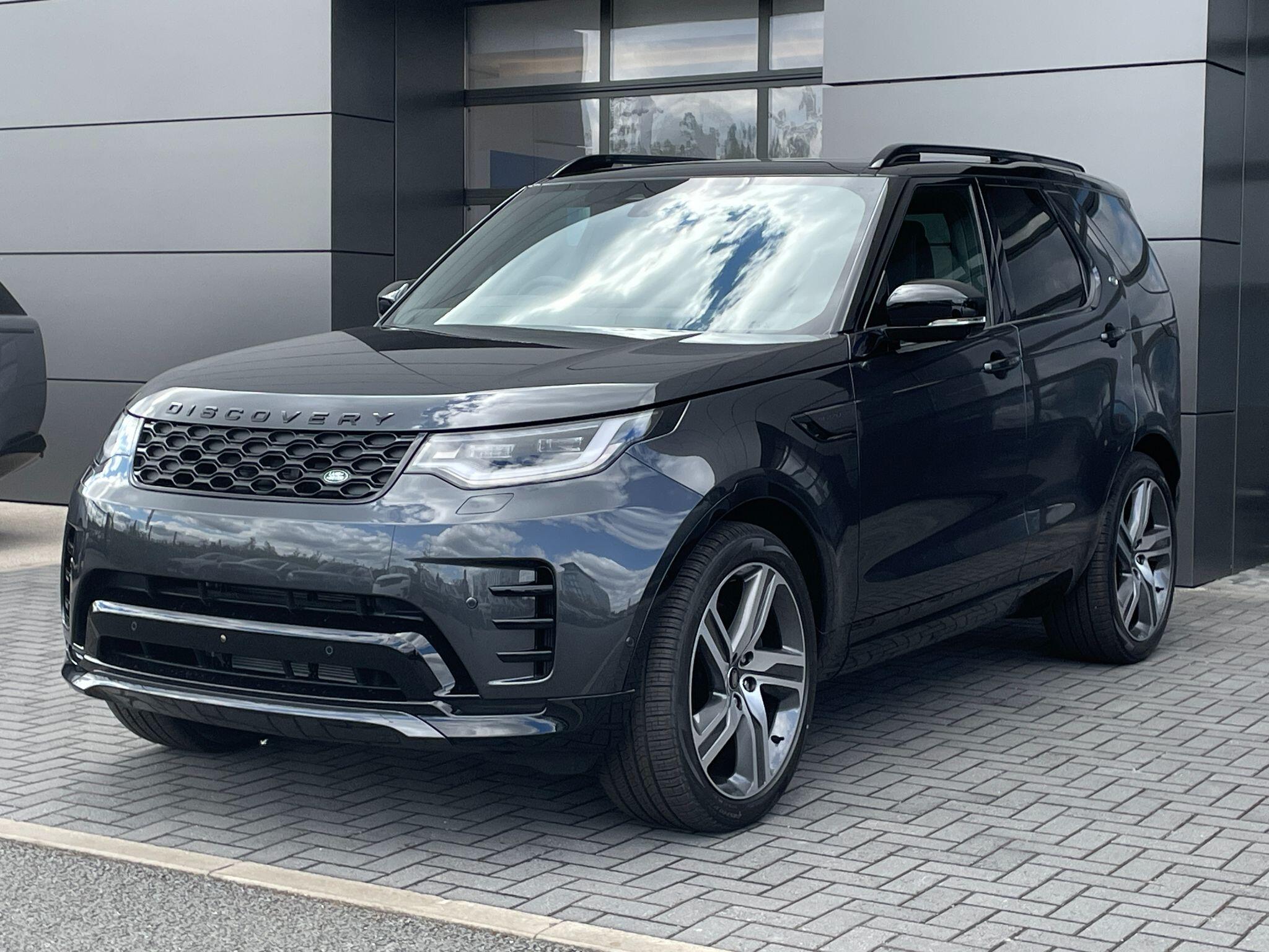 Land Rover Discovery view 4