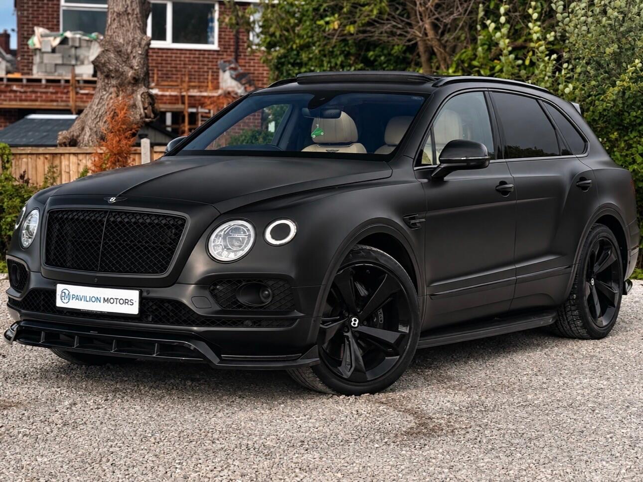 Bentley Bentayga view 3
