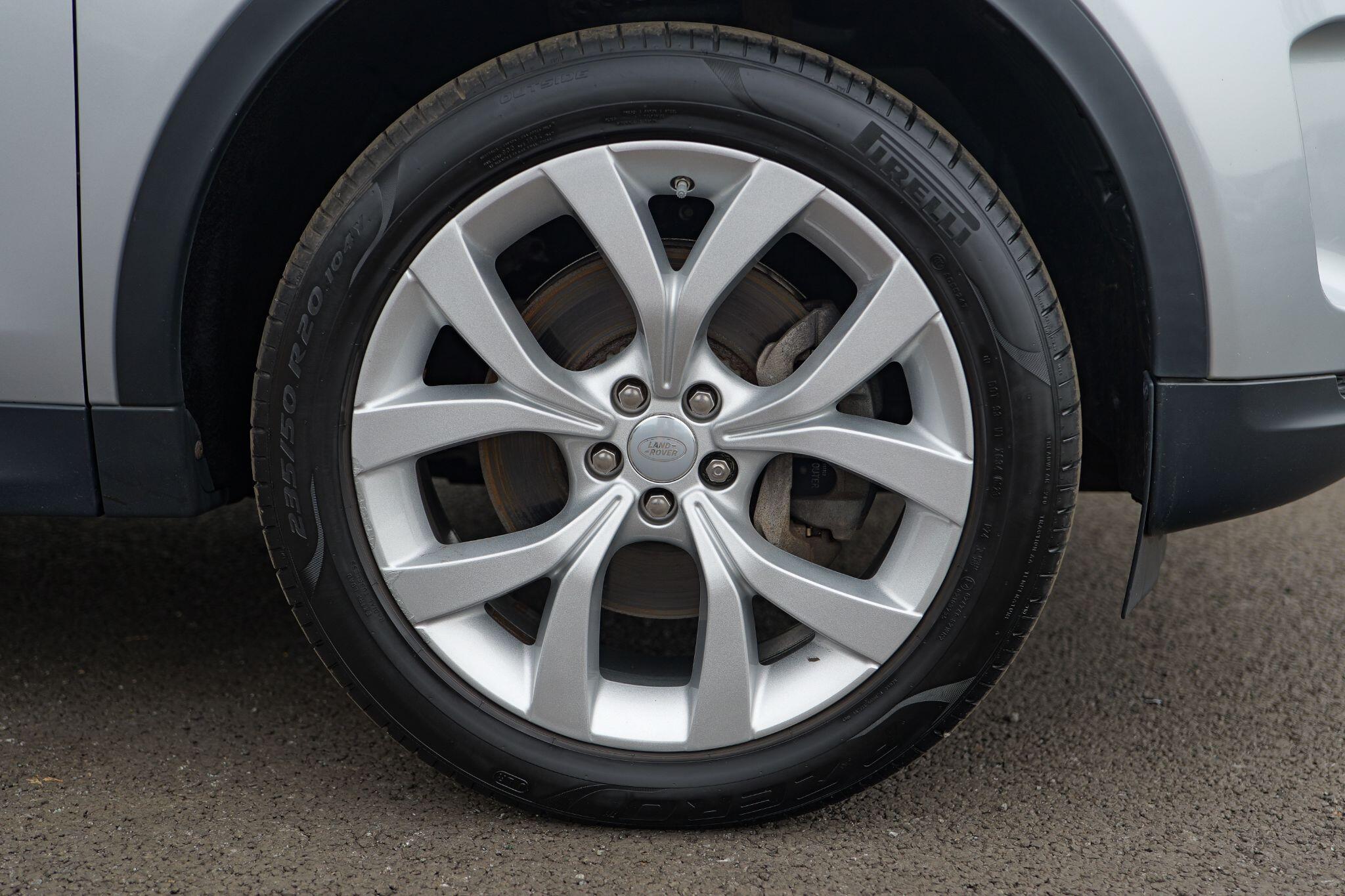 Land Rover Discovery Sport view 10