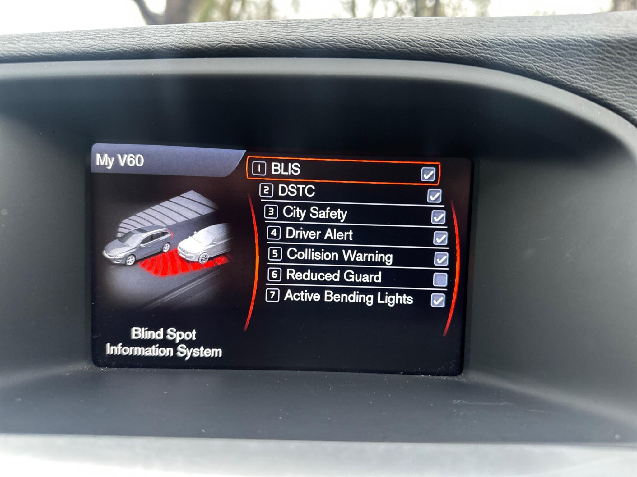 2011 Volvo V60 1.6D DRIVe SE Lux Euro 5 (s/s) 5dr • 110,000 miles image 32