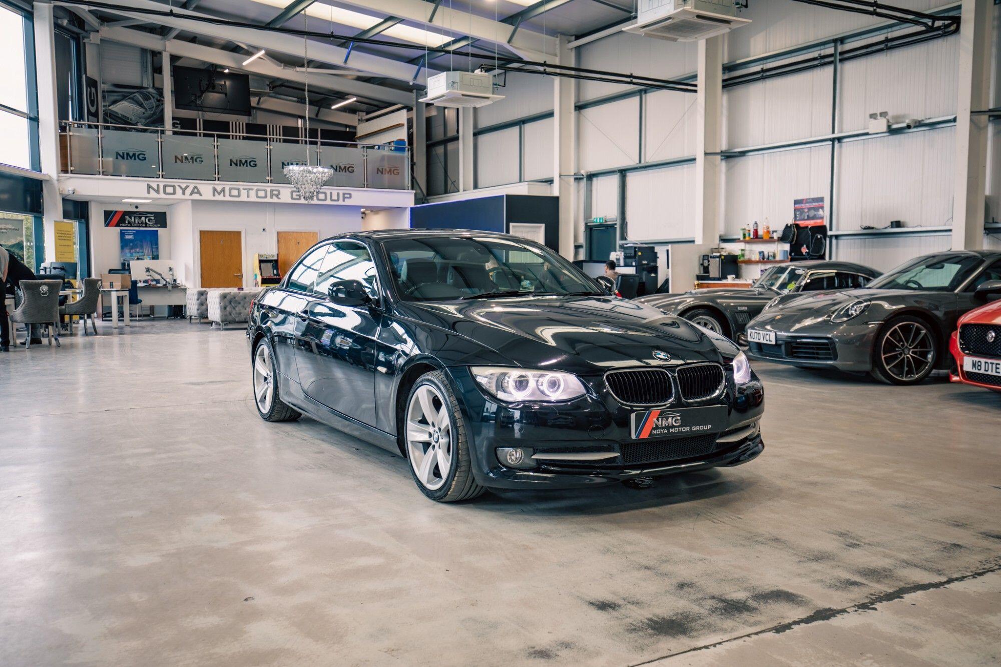 BMW 3 Series view 22
