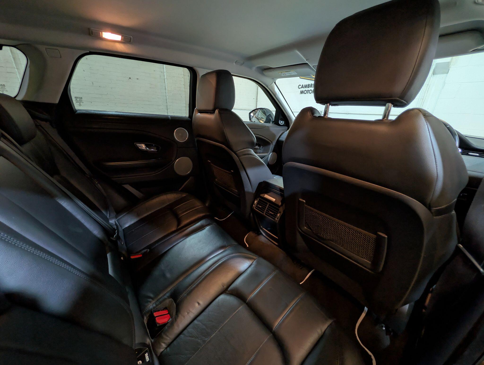 Land Rover Range Rover Evoque view 41