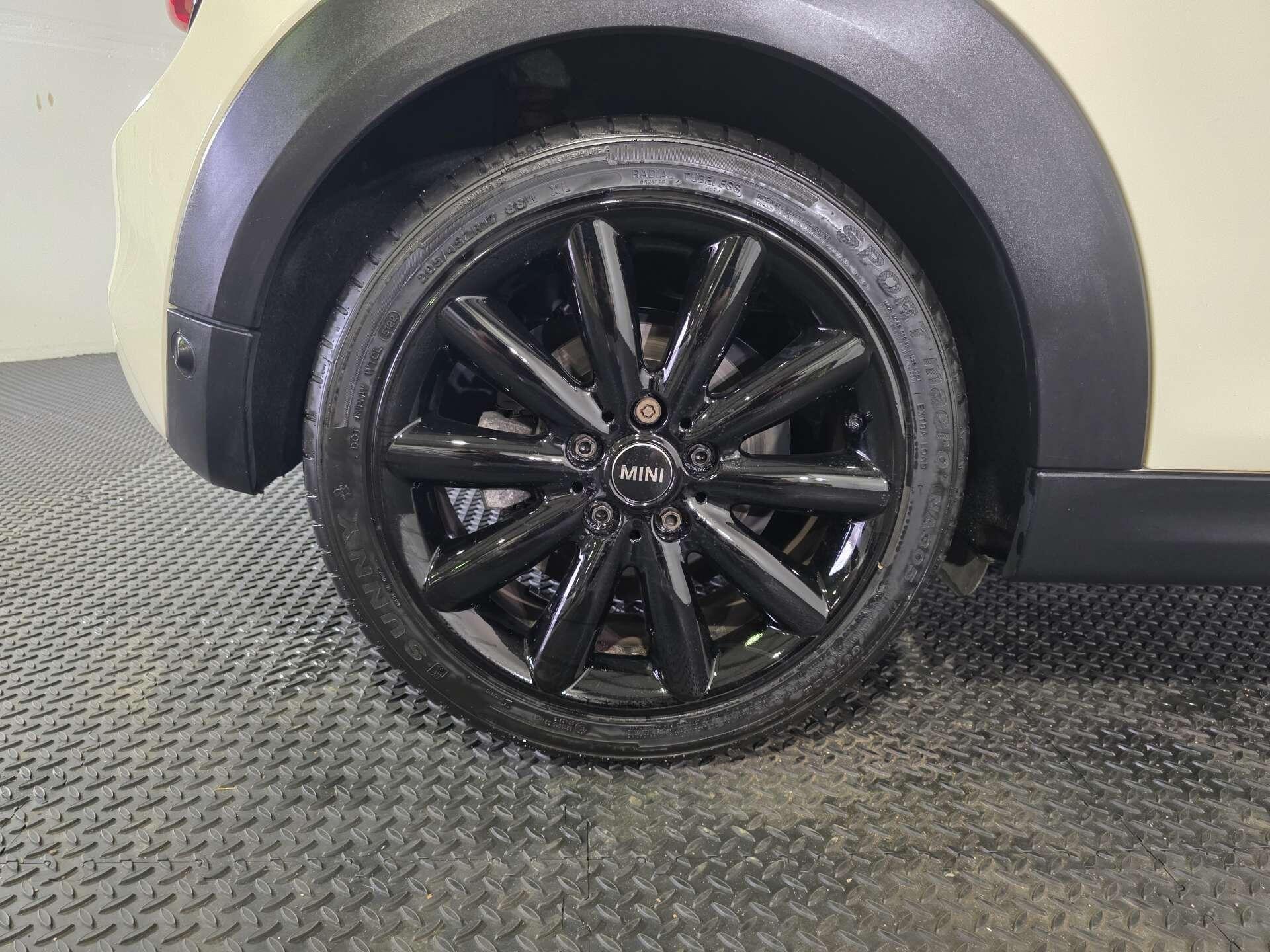 Mini Hatch view 50