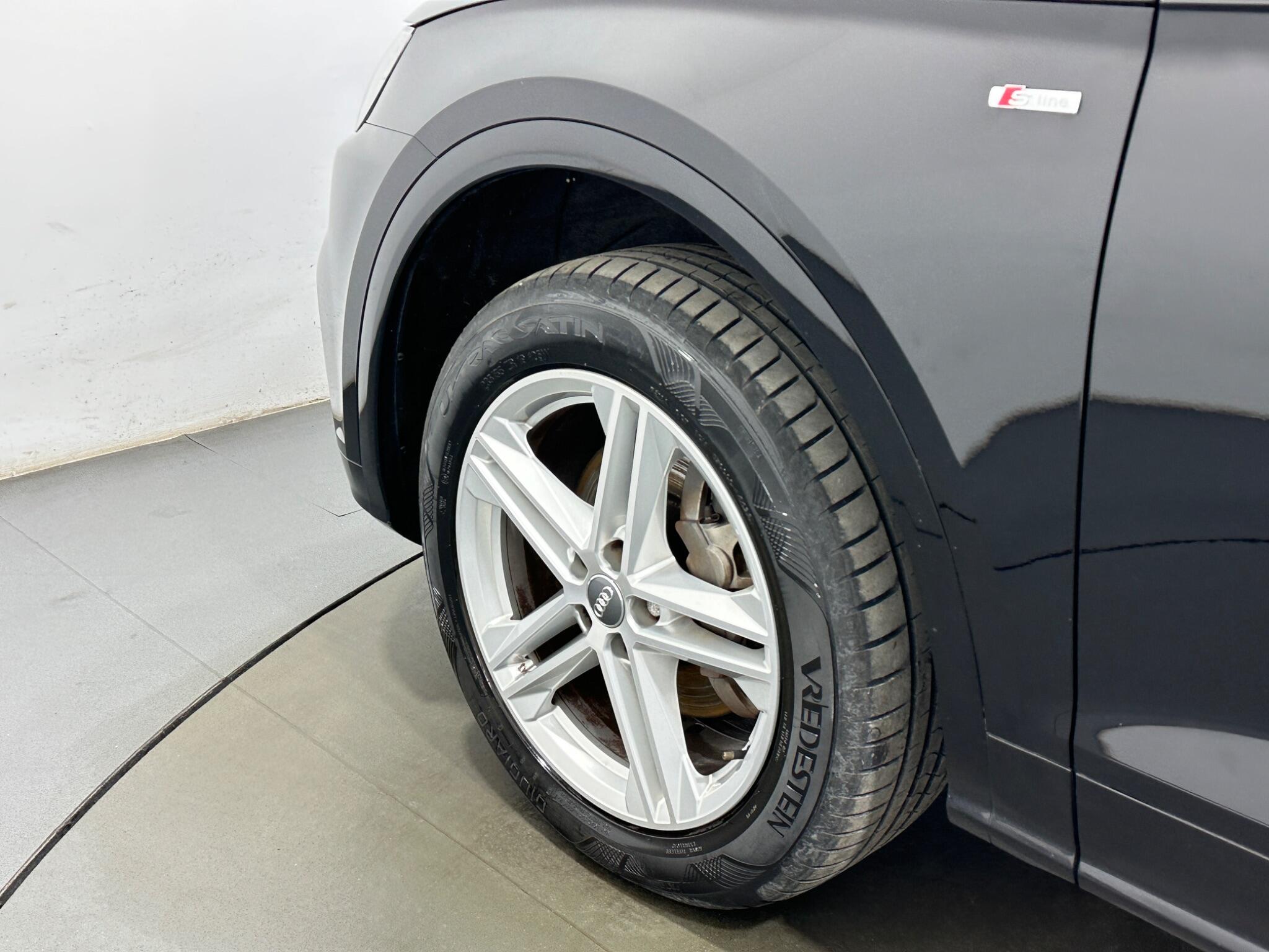 Audi Q5 view 50