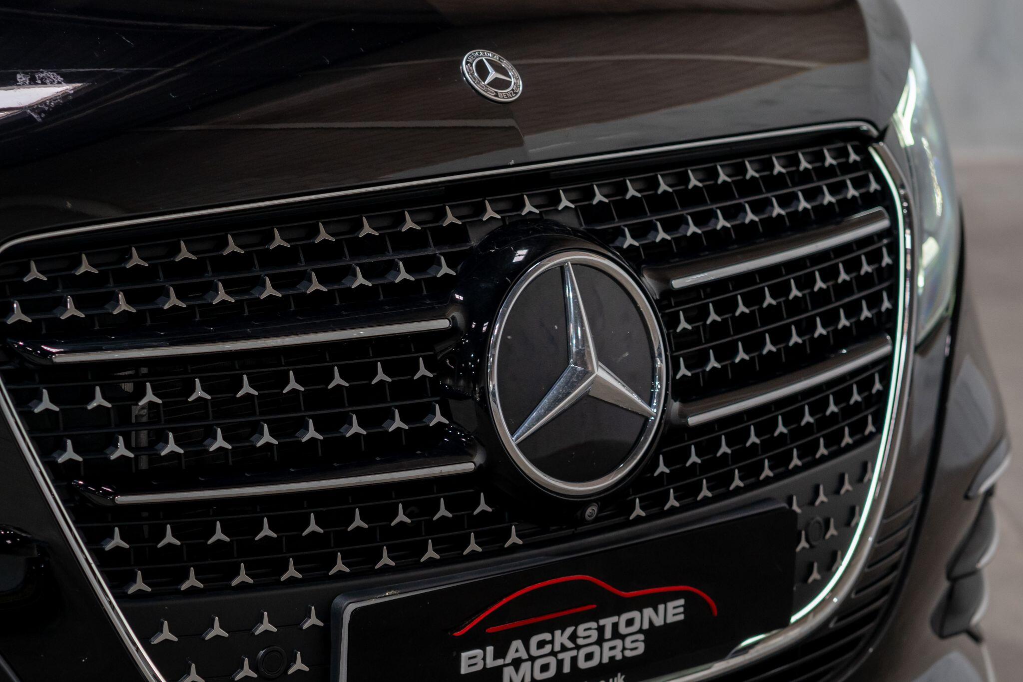 Mercedes-Benz V-Class view 40
