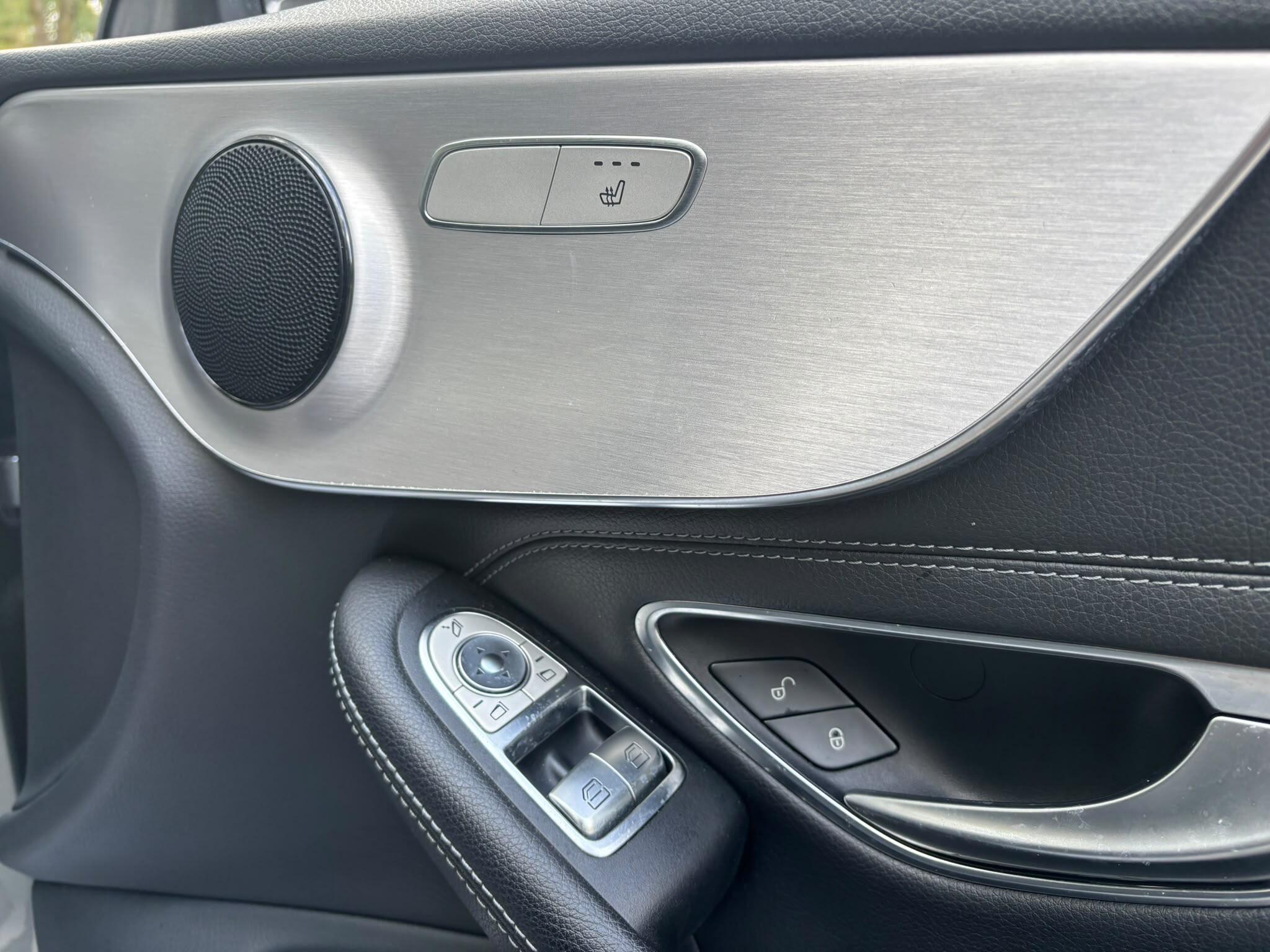 Mercedes-Benz C-Class view 20