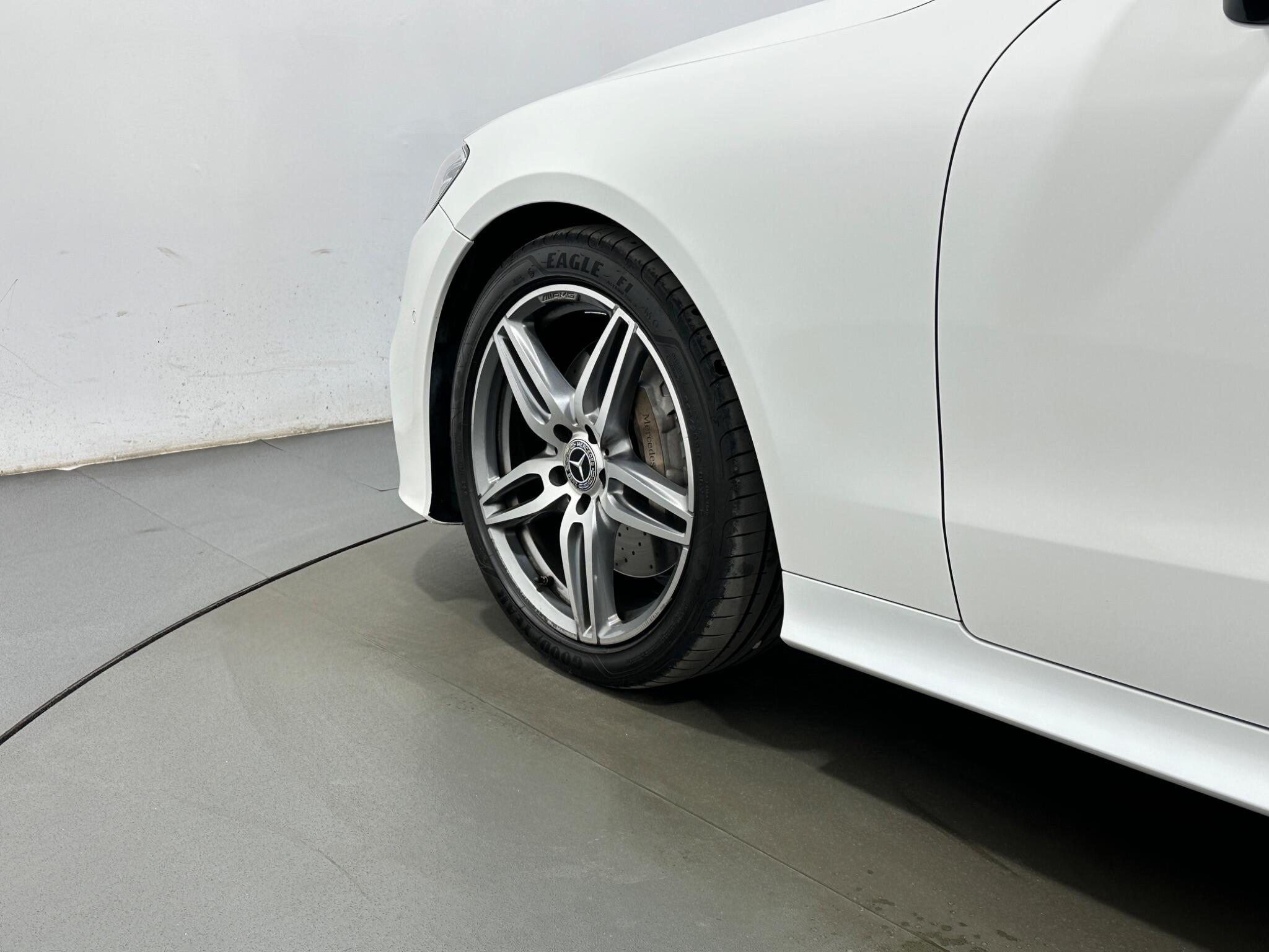 Mercedes-Benz E-Class view 48