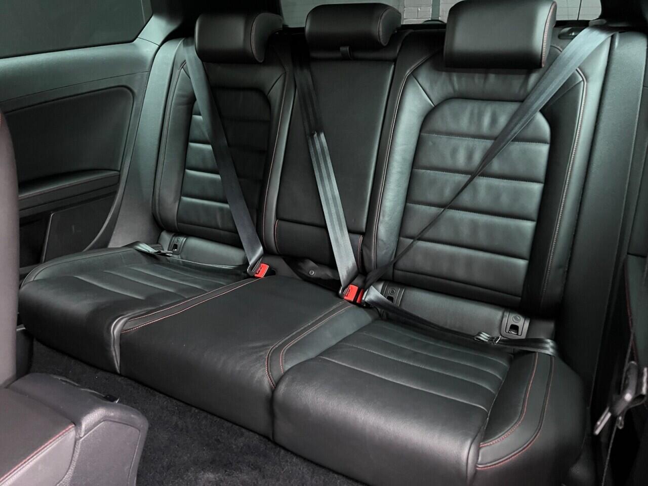 Volkswagen Golf view 42