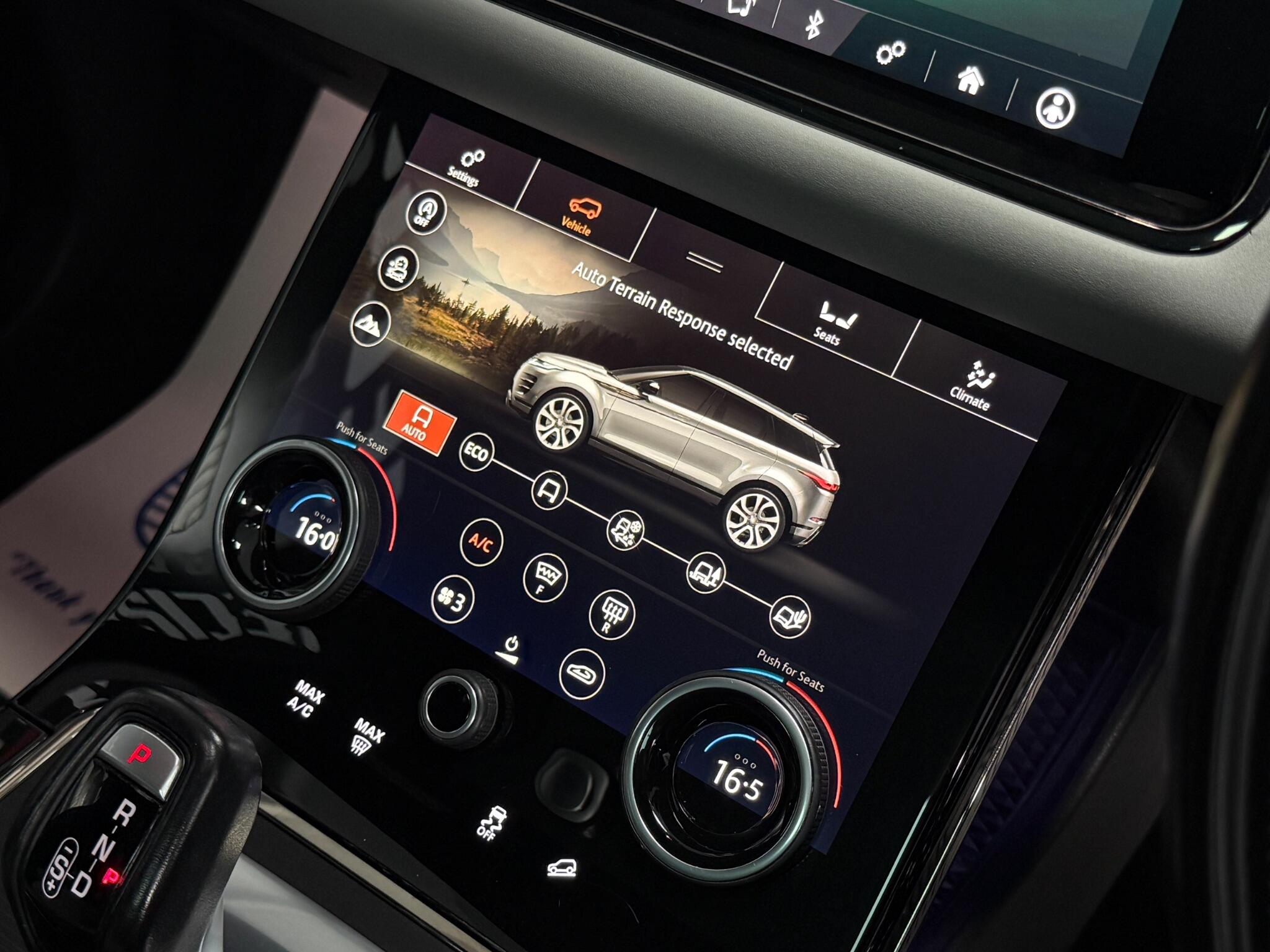 Land Rover Range Rover Evoque view 37
