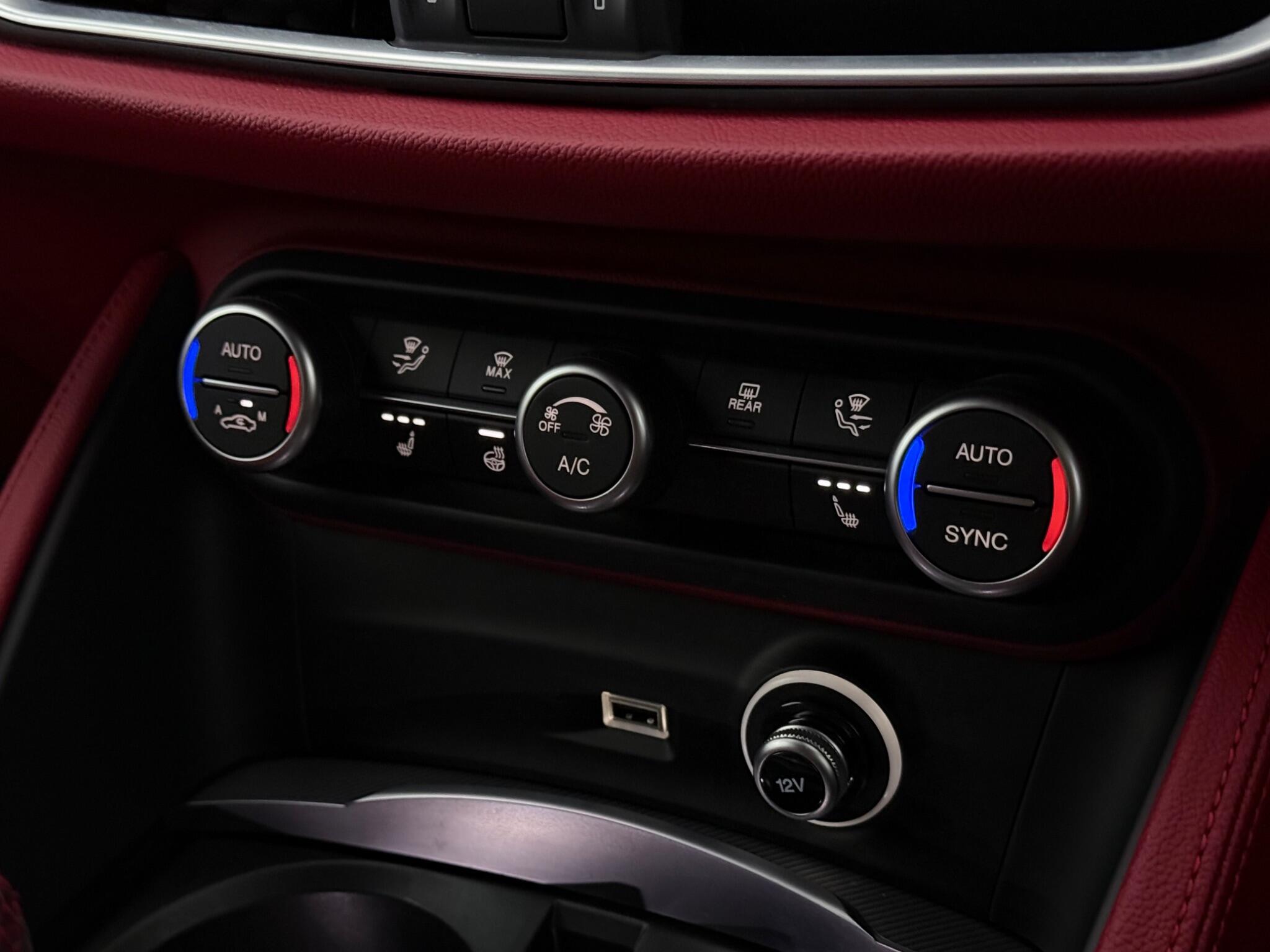 Alfa Romeo Stelvio view 20