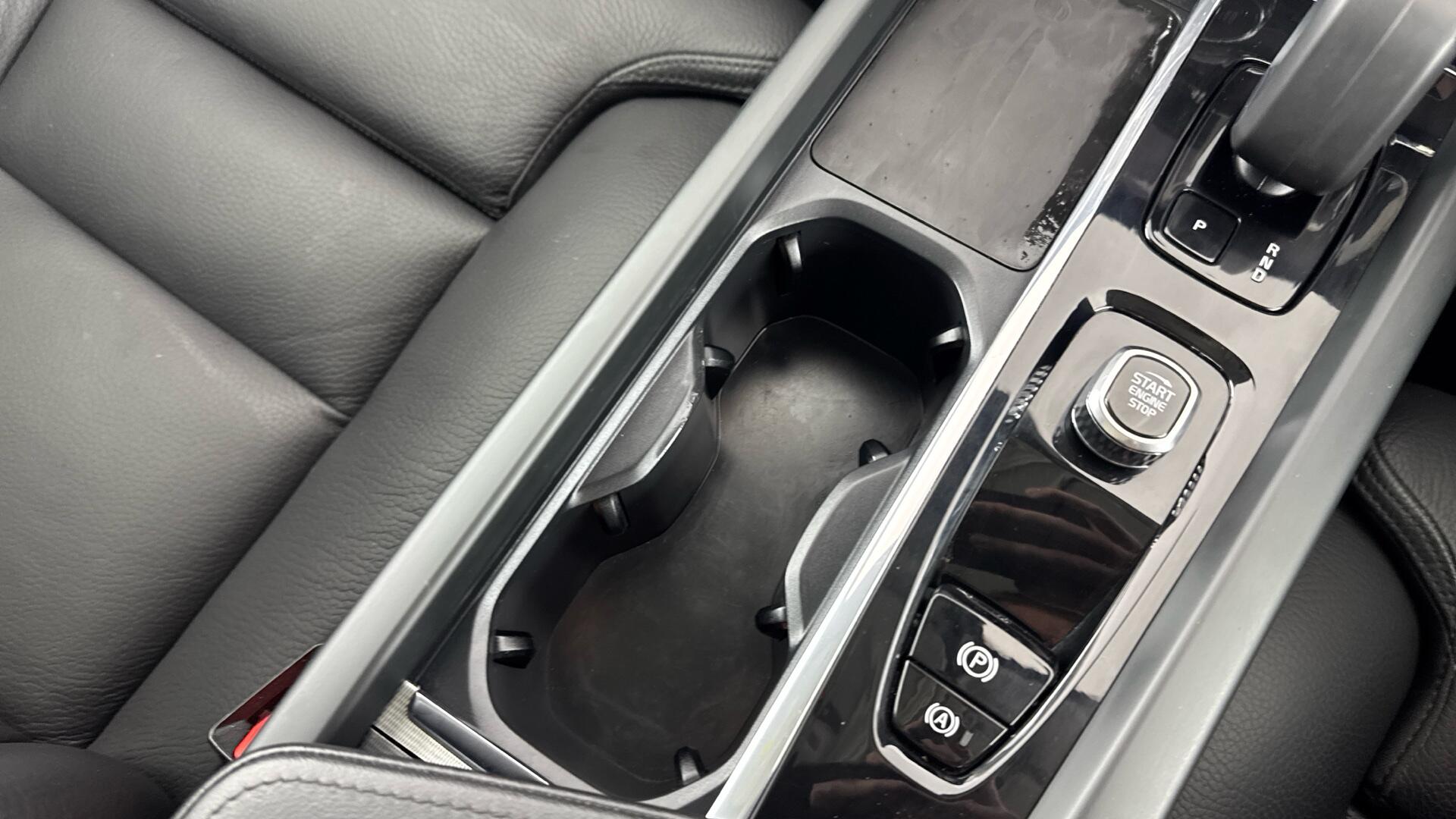 Volvo XC60 view 31