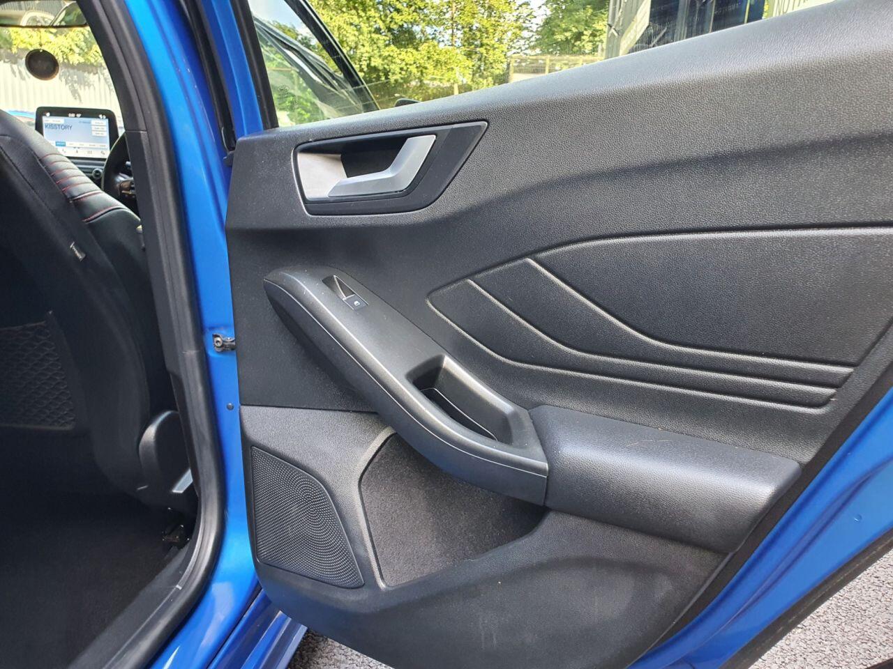 Ford Focus view 17