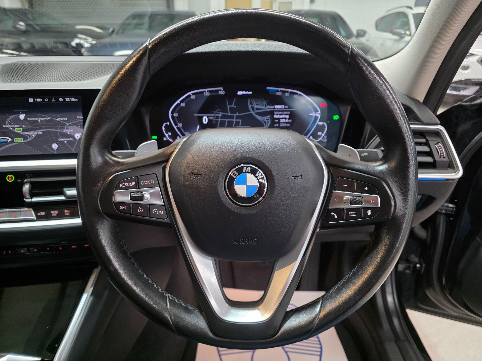 BMW 3 Series view 18