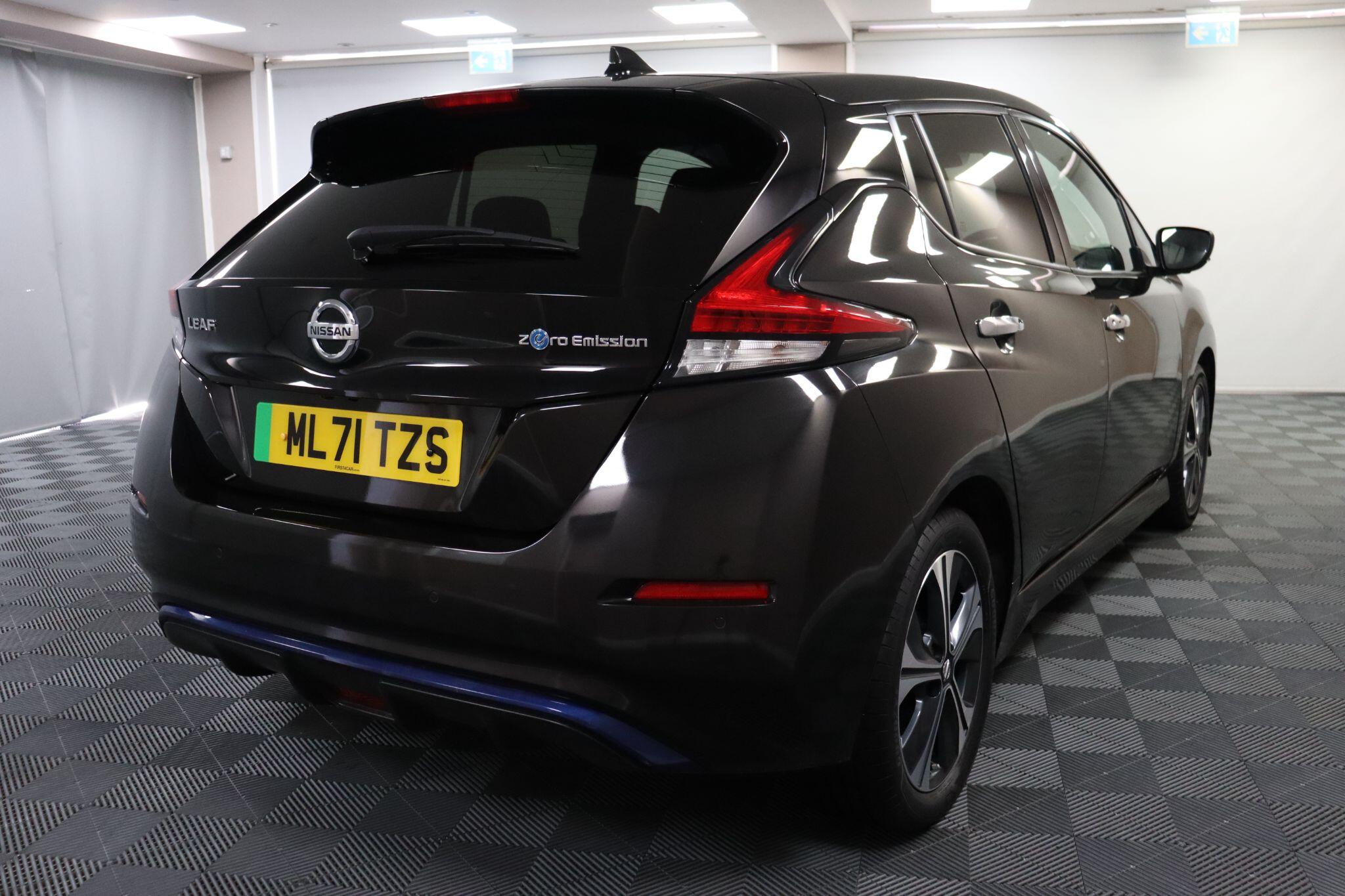 Nissan Leaf view 11
