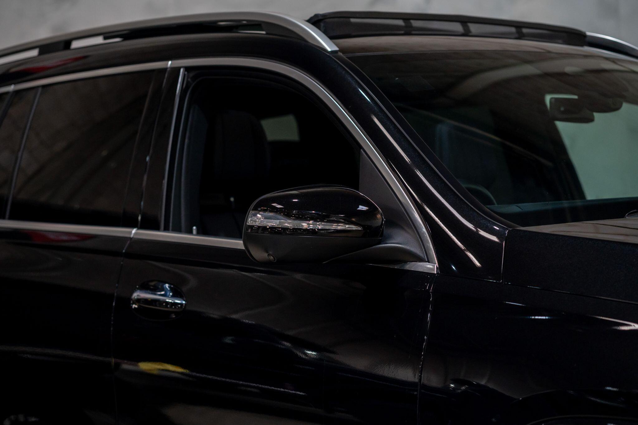 Mercedes-Benz GLS view 38