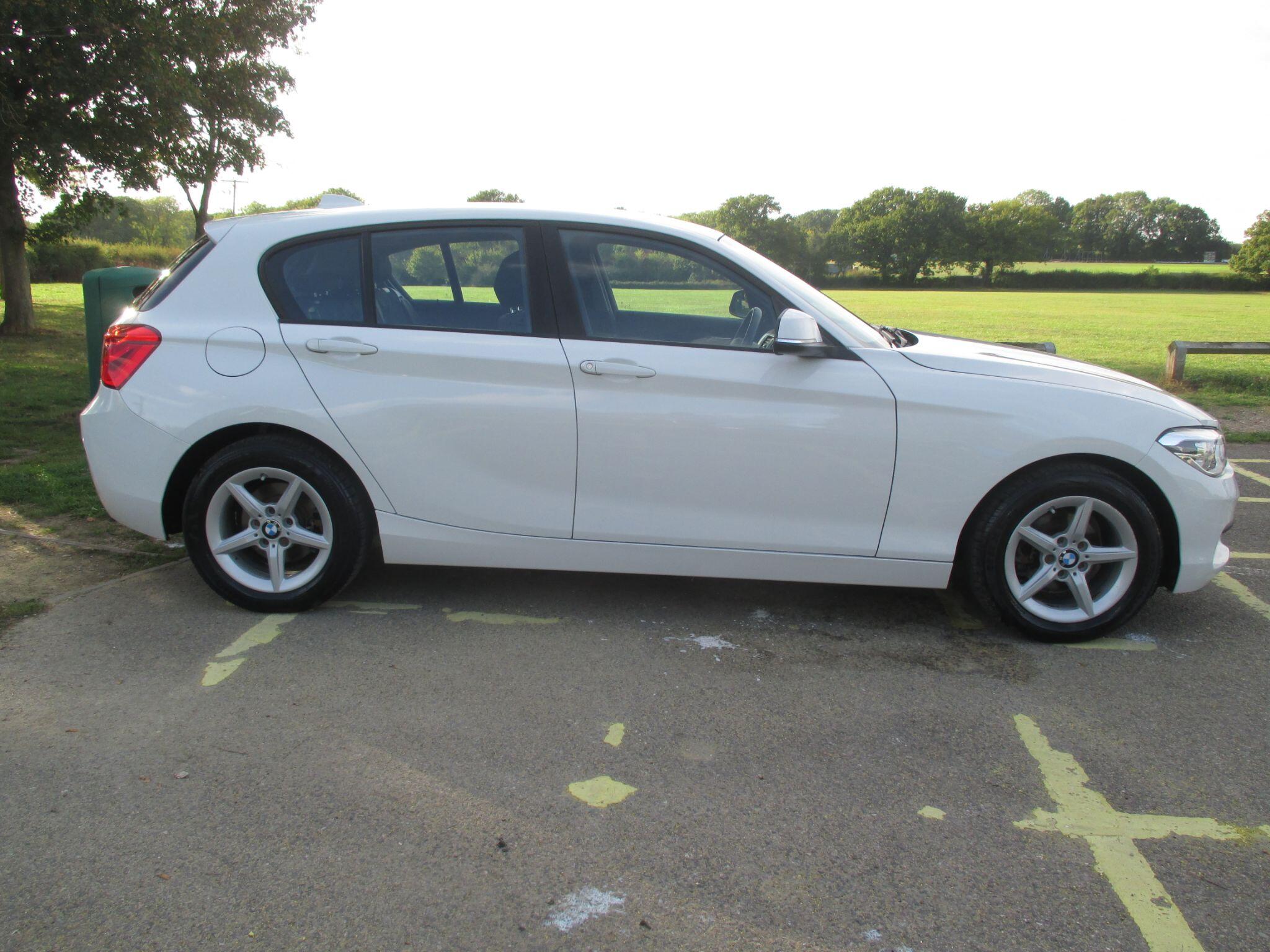 BMW 1 Series view 6