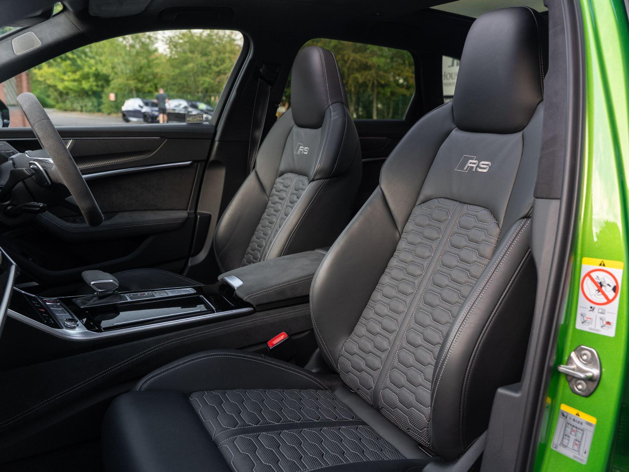 Audi RS6 Avant view 46