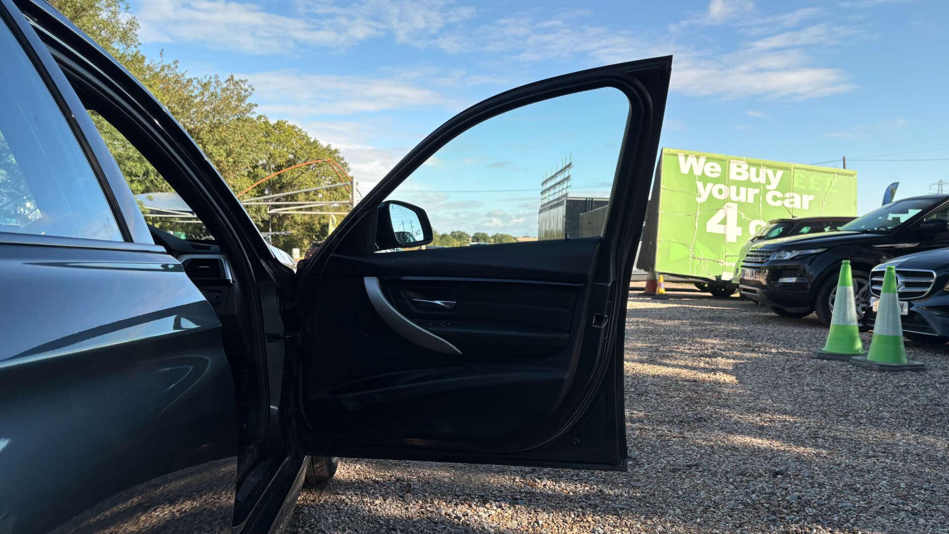 BMW 3 Series view 41