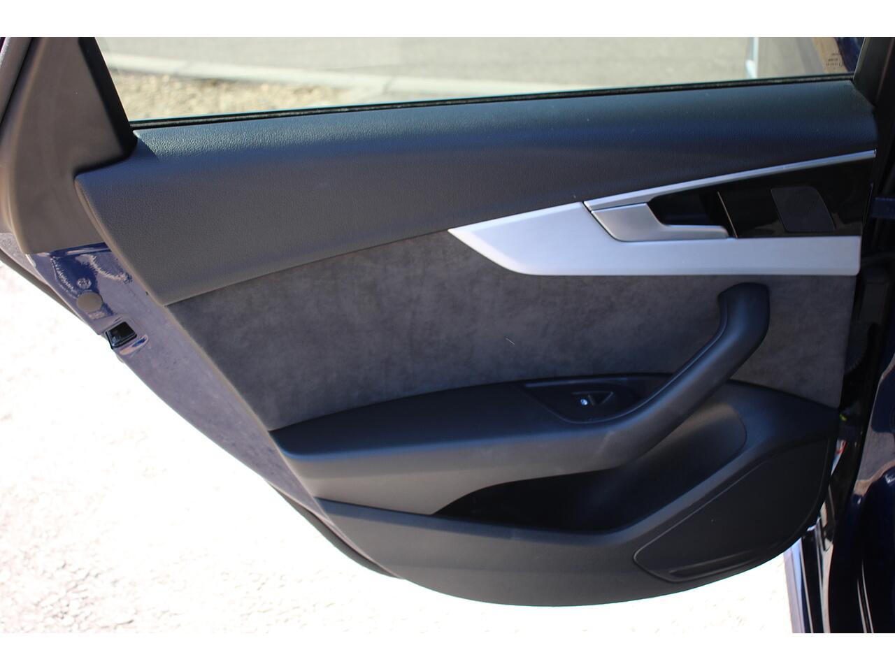Audi A4 view 32