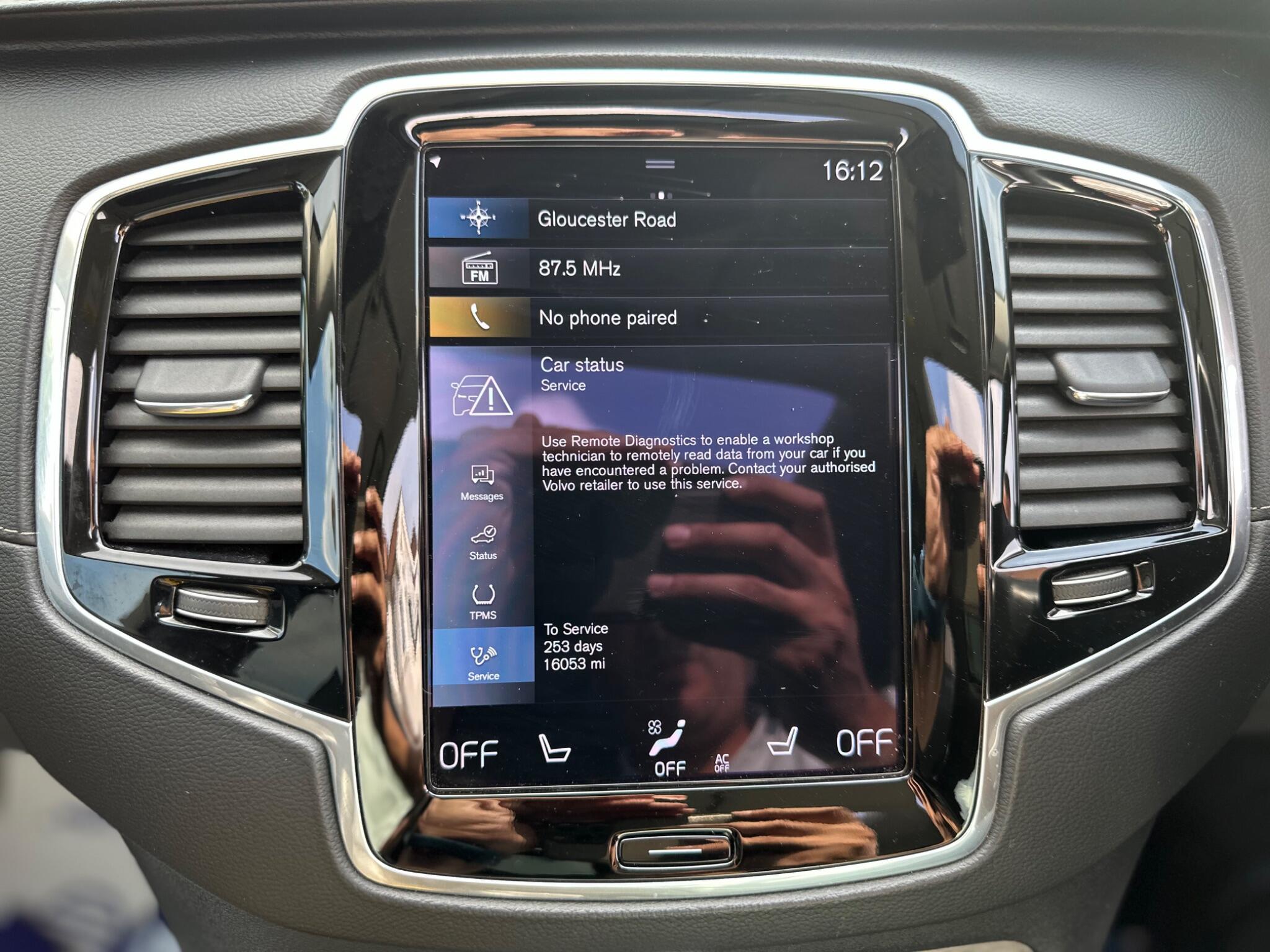 Volvo XC90 view 33