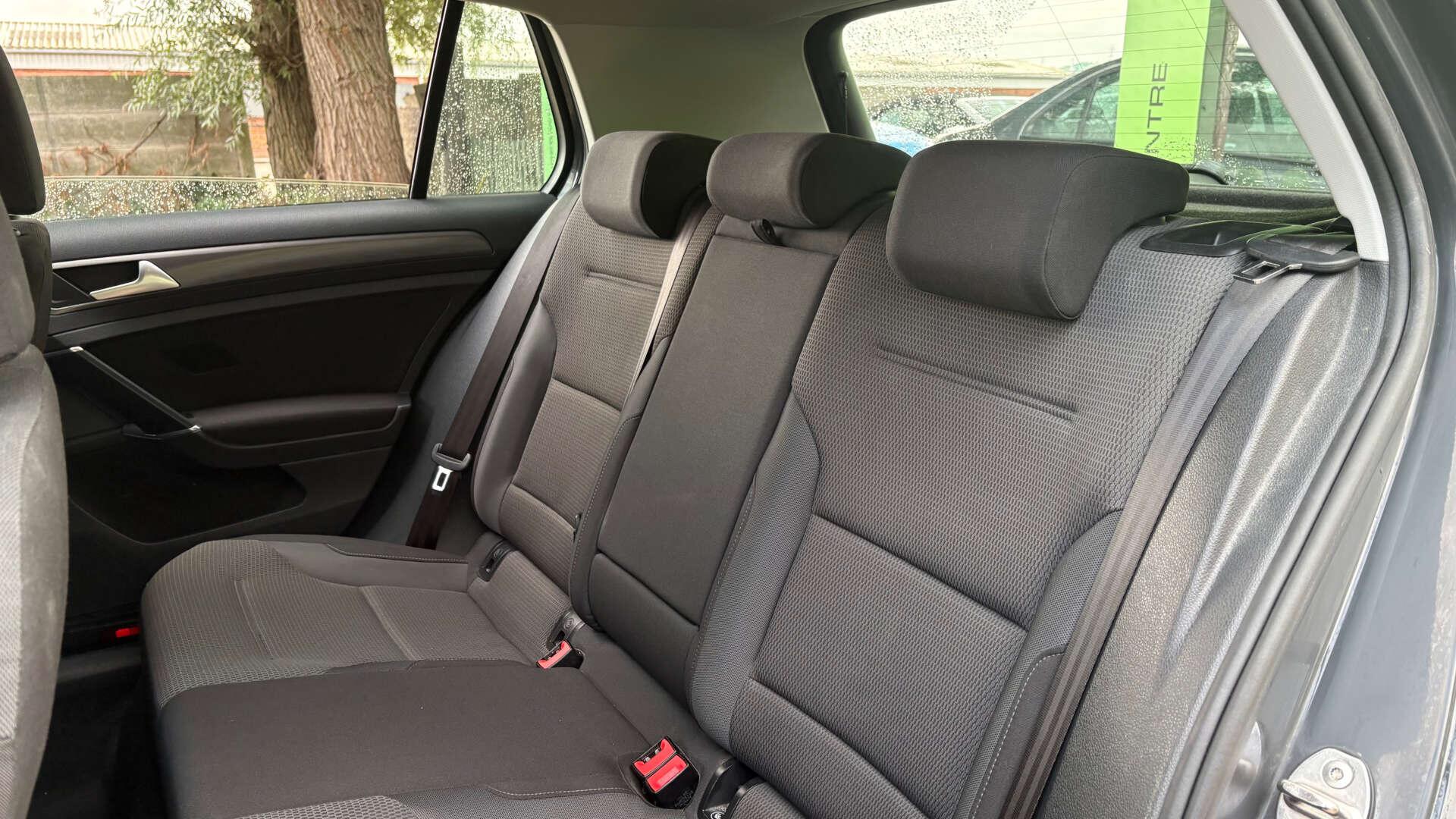 Volkswagen Golf view 10