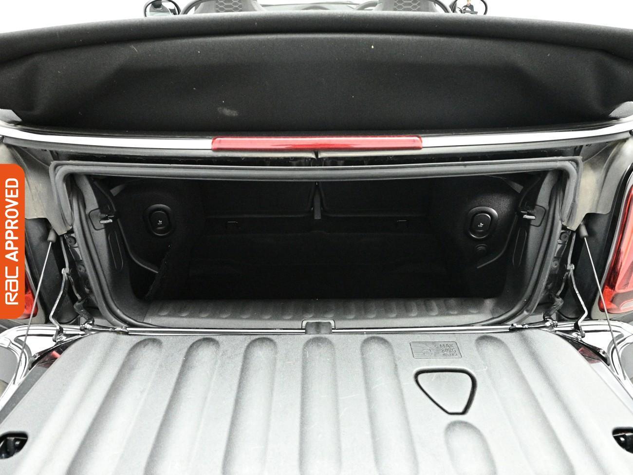Mini Convertible view 27