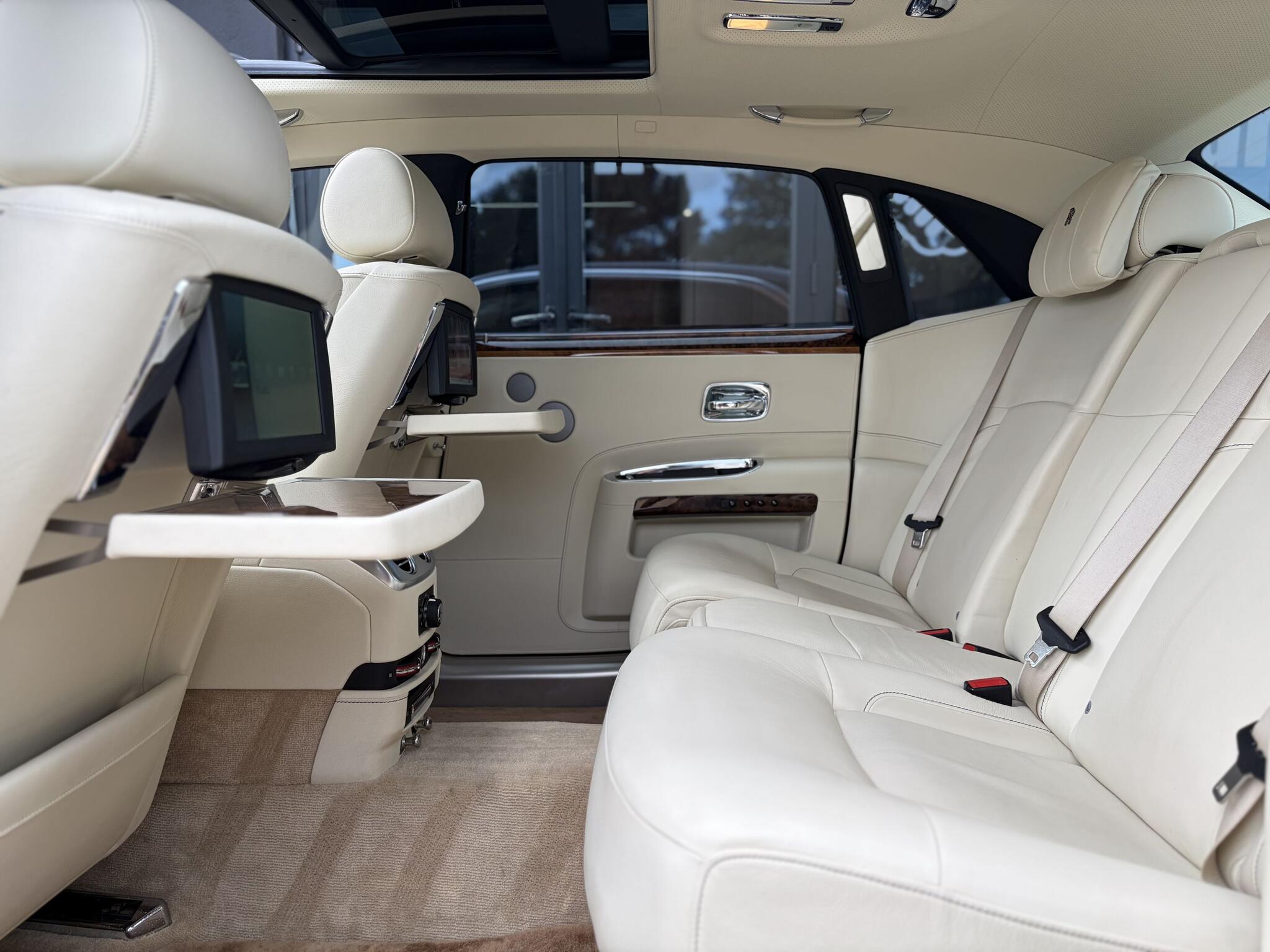 Rolls-Royce Ghost view 34