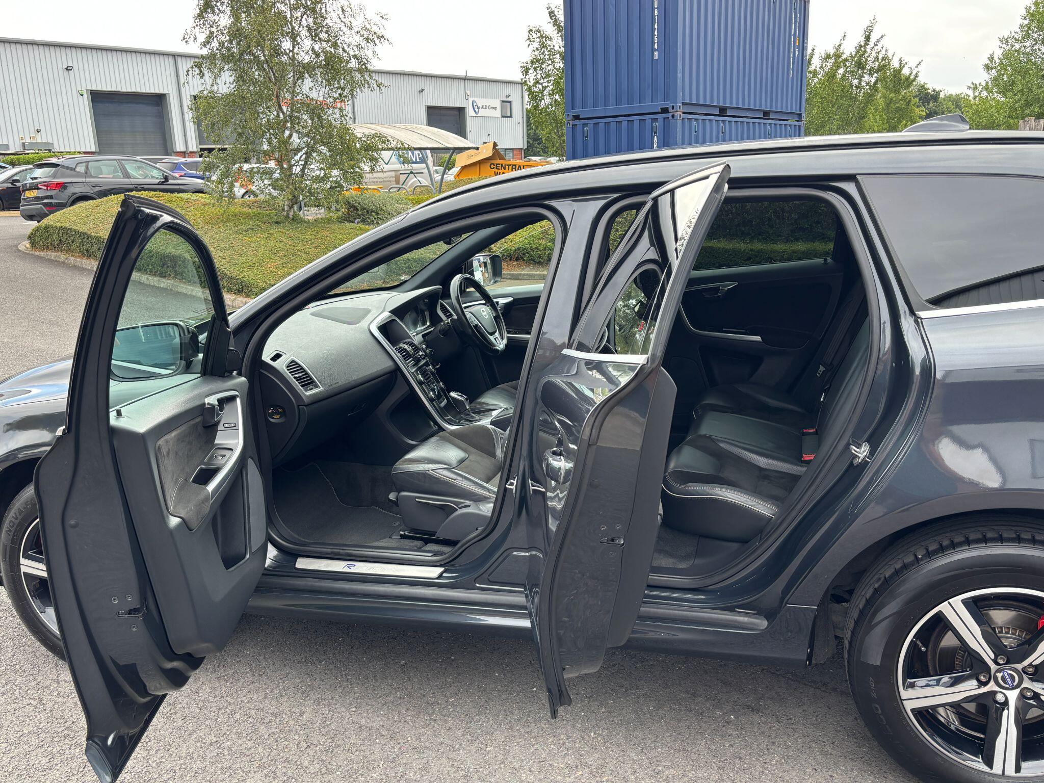 Volvo XC60 view 24